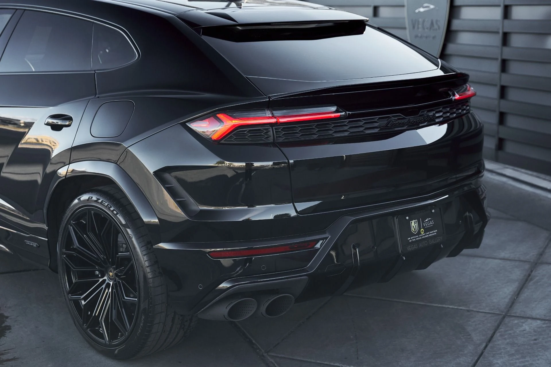 mph008_2664604233_Used_2025_Lamborghini_Urus_SE_1767720830_14c1b40742
