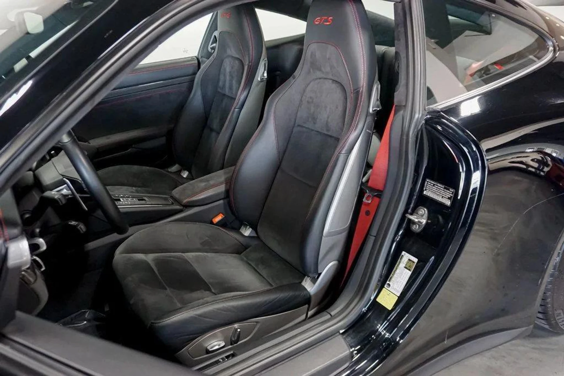 mph008_2668407372_Dt_Em_Uoh_Q_Hph_Sh_JA_Vp_G_Jup_A2_P9s_253abd2711