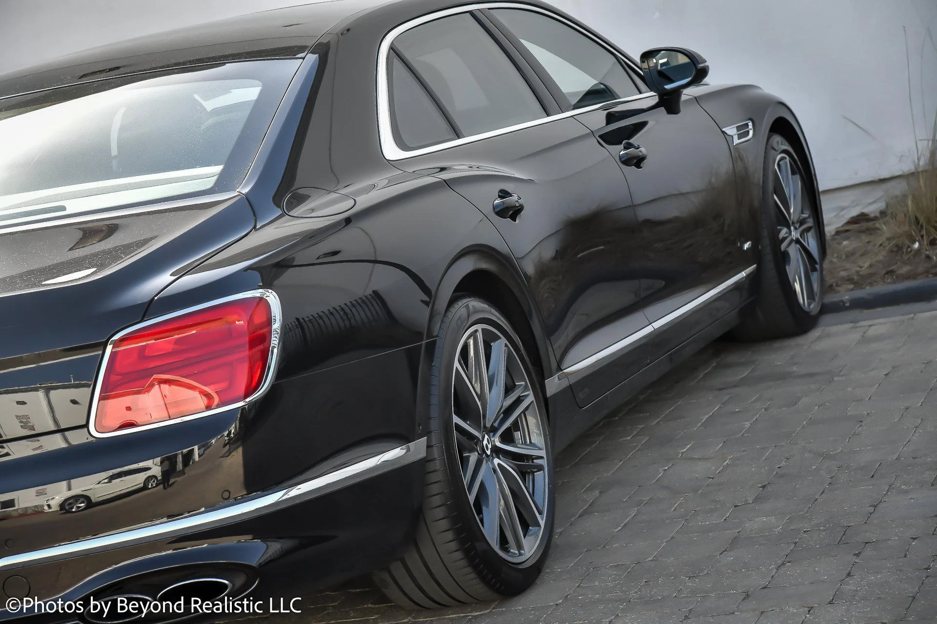 mph008_2690251471_Used_2022_Bentley_Flying_Spur_V8_1742285315_137e1c4b73