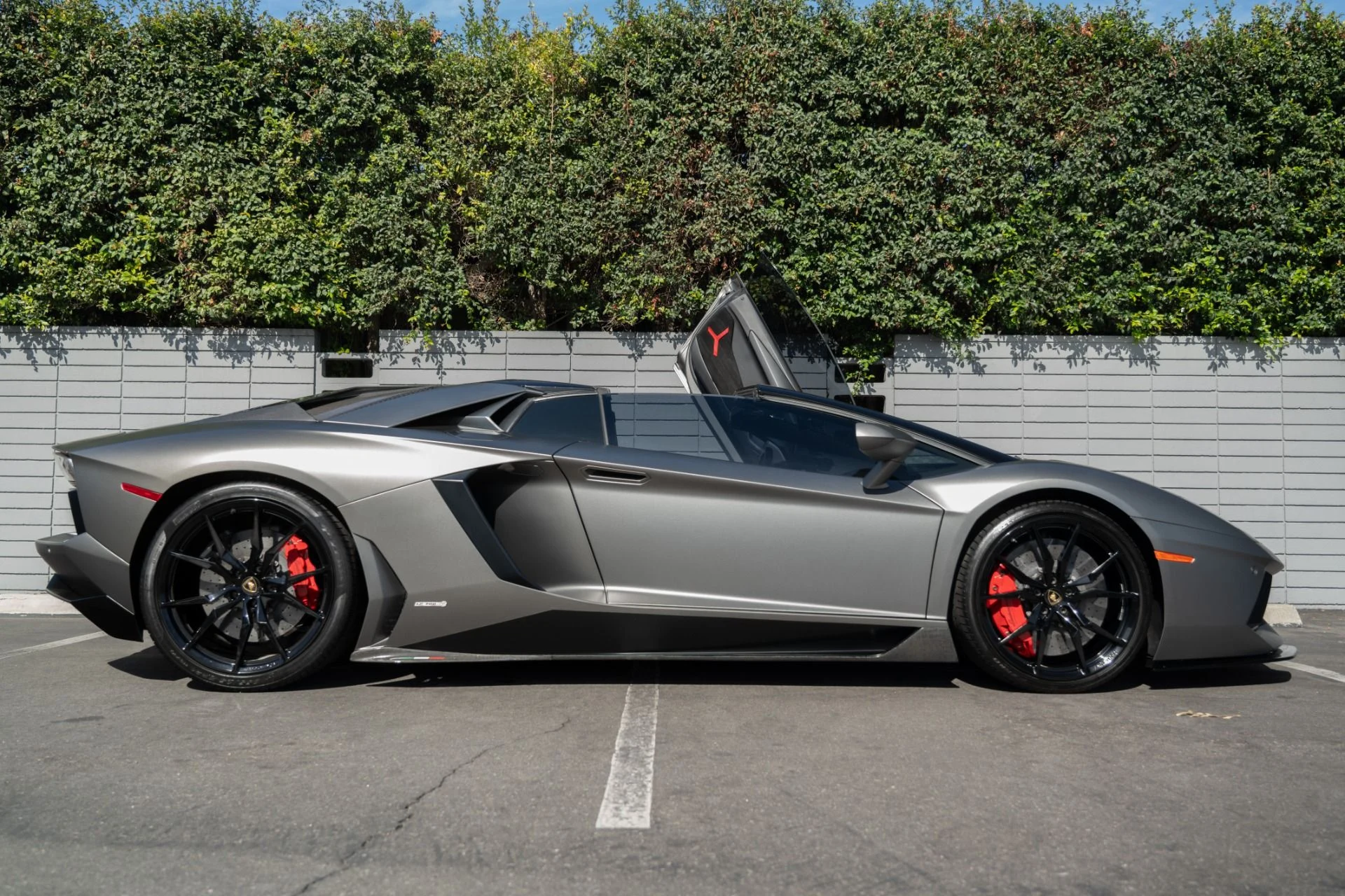 mph008_2691895789_Used_2015_Lamborghini_Aventador_LP_700_4_1755813837_d0bd4bccab