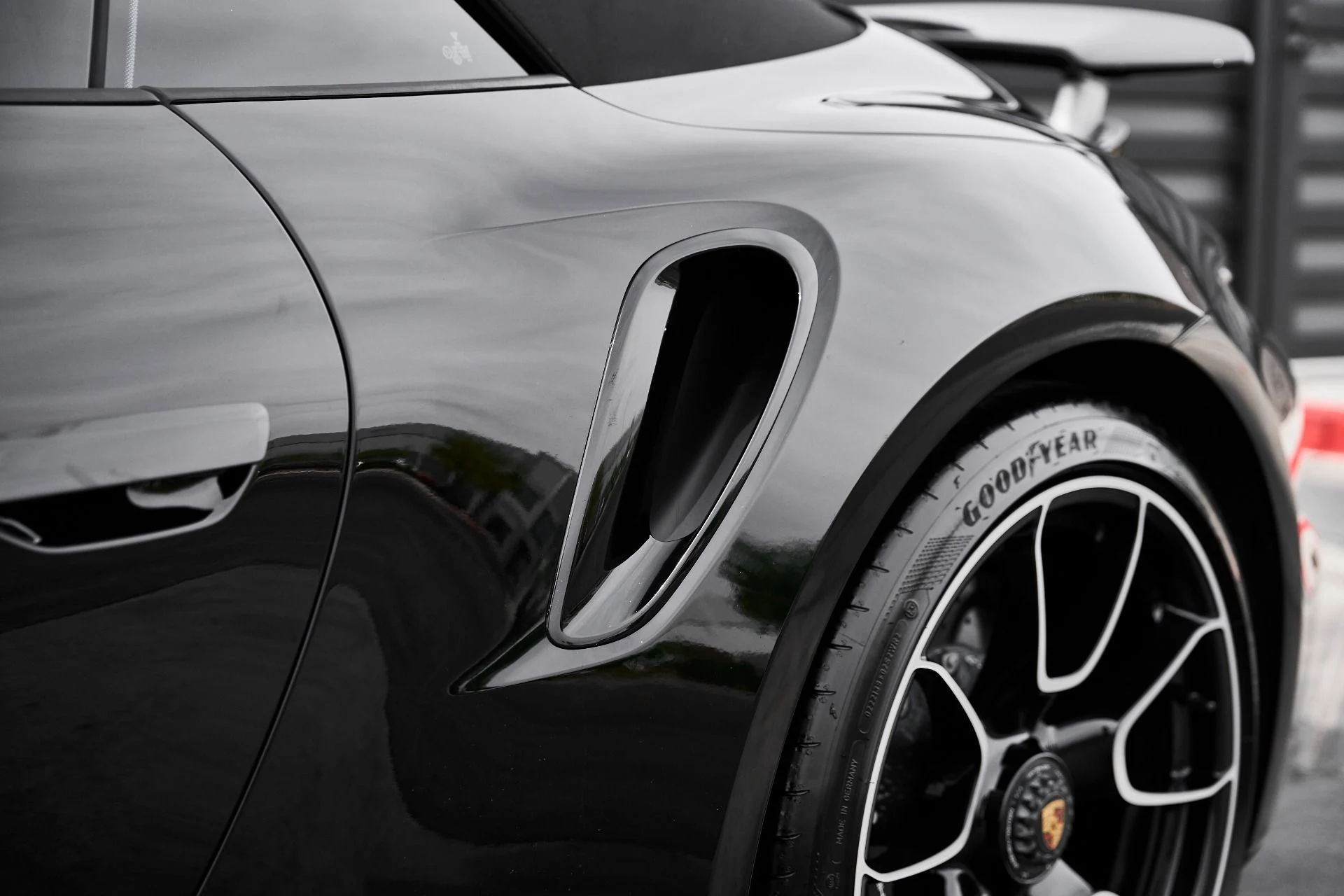 mph008_2707375923_Used_2024_Porsche_911_Turbo_S_1774923268_2e27263531