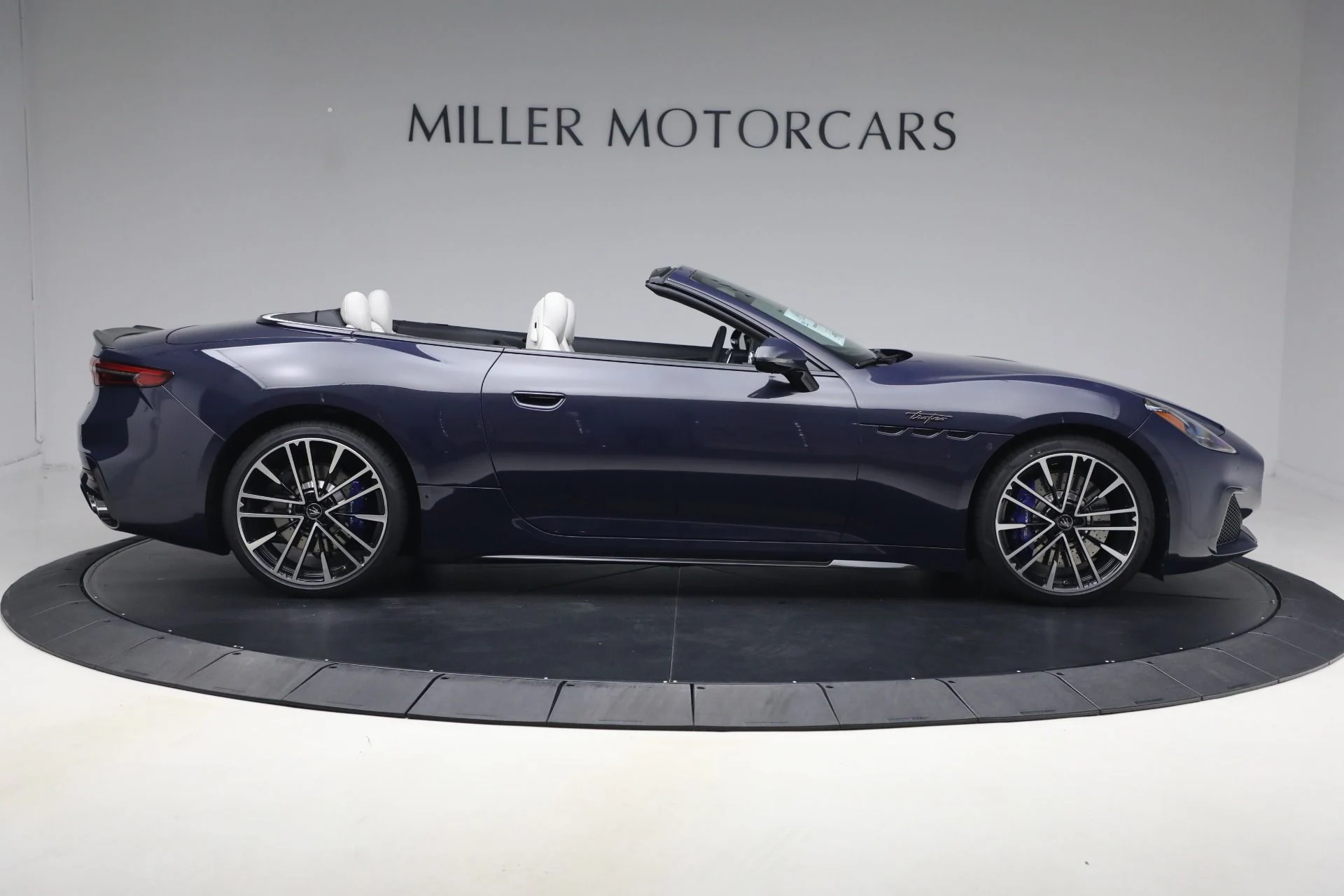 mph008_2711882854_New_2026_Maserati_Gran_Cabrio_Trofeo_1777924970_9be3fef926