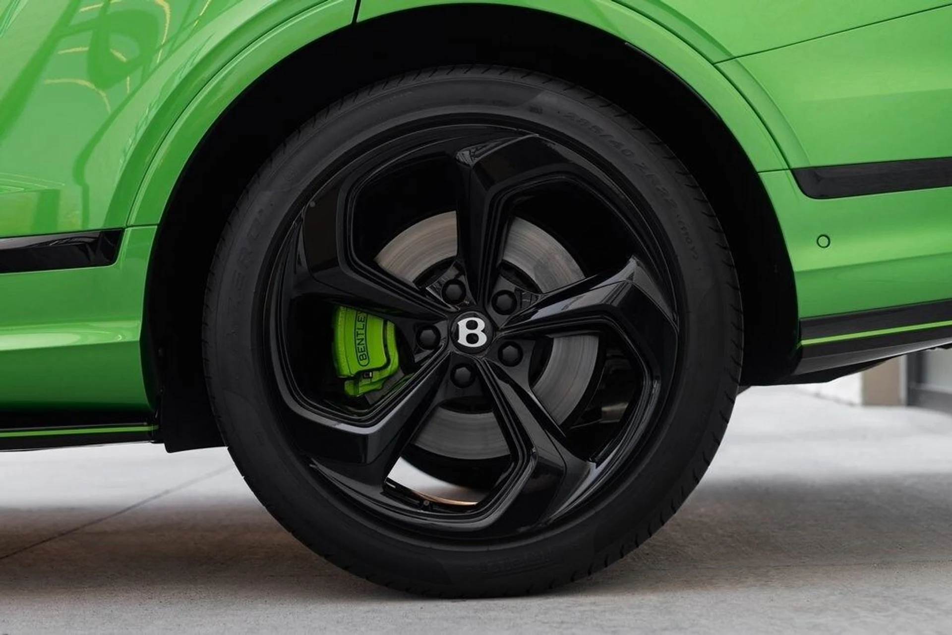 mph008_2714606153_480a970fcb10b28f0799d47a80545caax_552f187e05