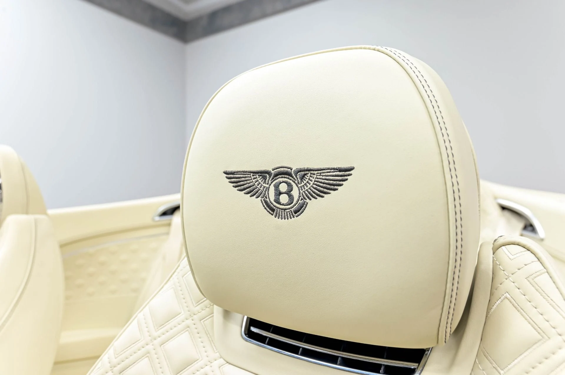 mph008_2717043958_Used_2020_Bentley_Continental_GT_V8_1780589697_2ac289bce4