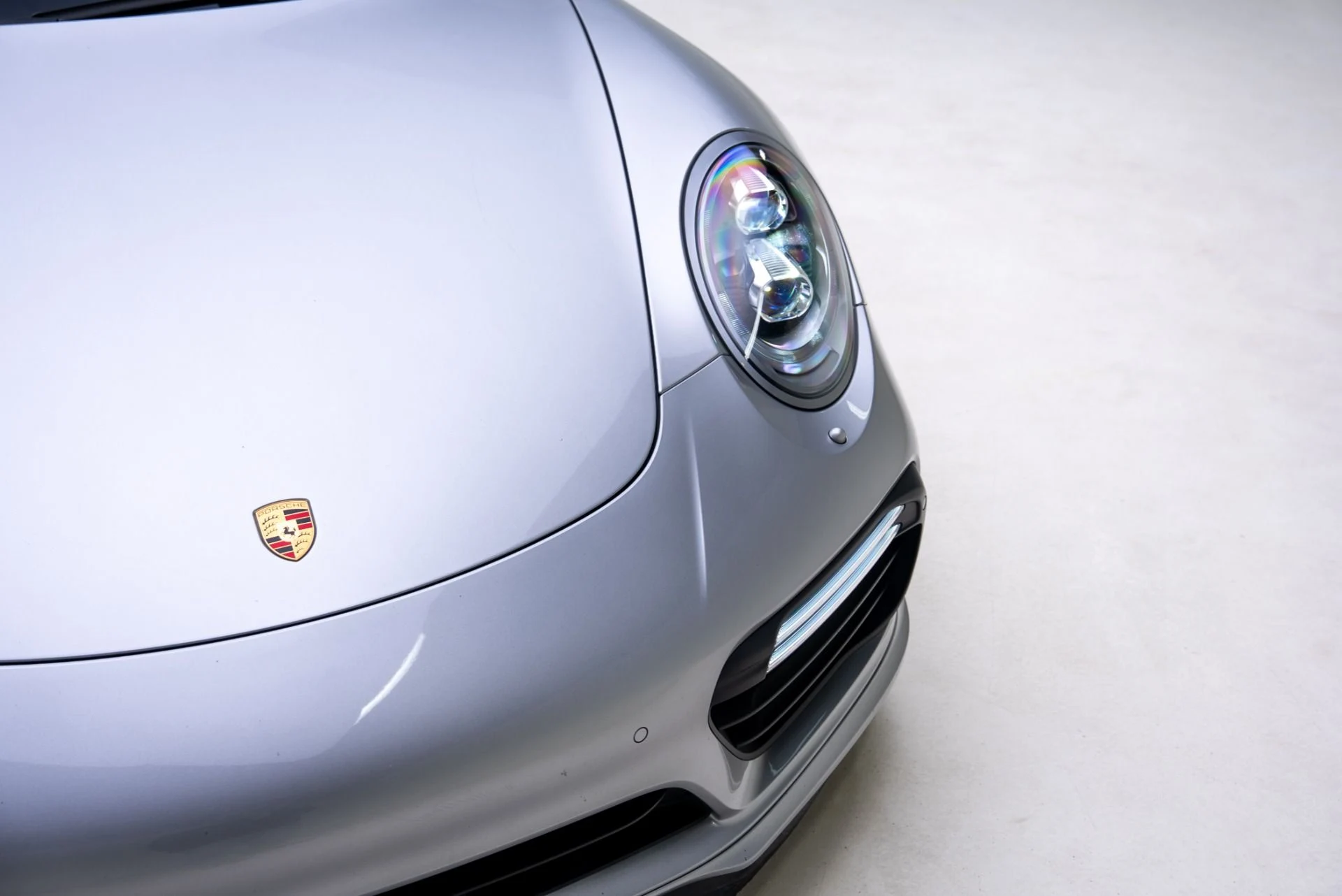 mph008_272043650_Used_2018_Porsche_911_Turbo_S_1769029746_3b163971d1