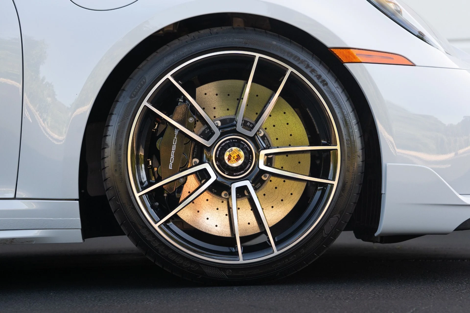 mph008_2725554599_Used_2025_Porsche_911_Cabriolet_Turbo_S_1769622703_051e8e8275