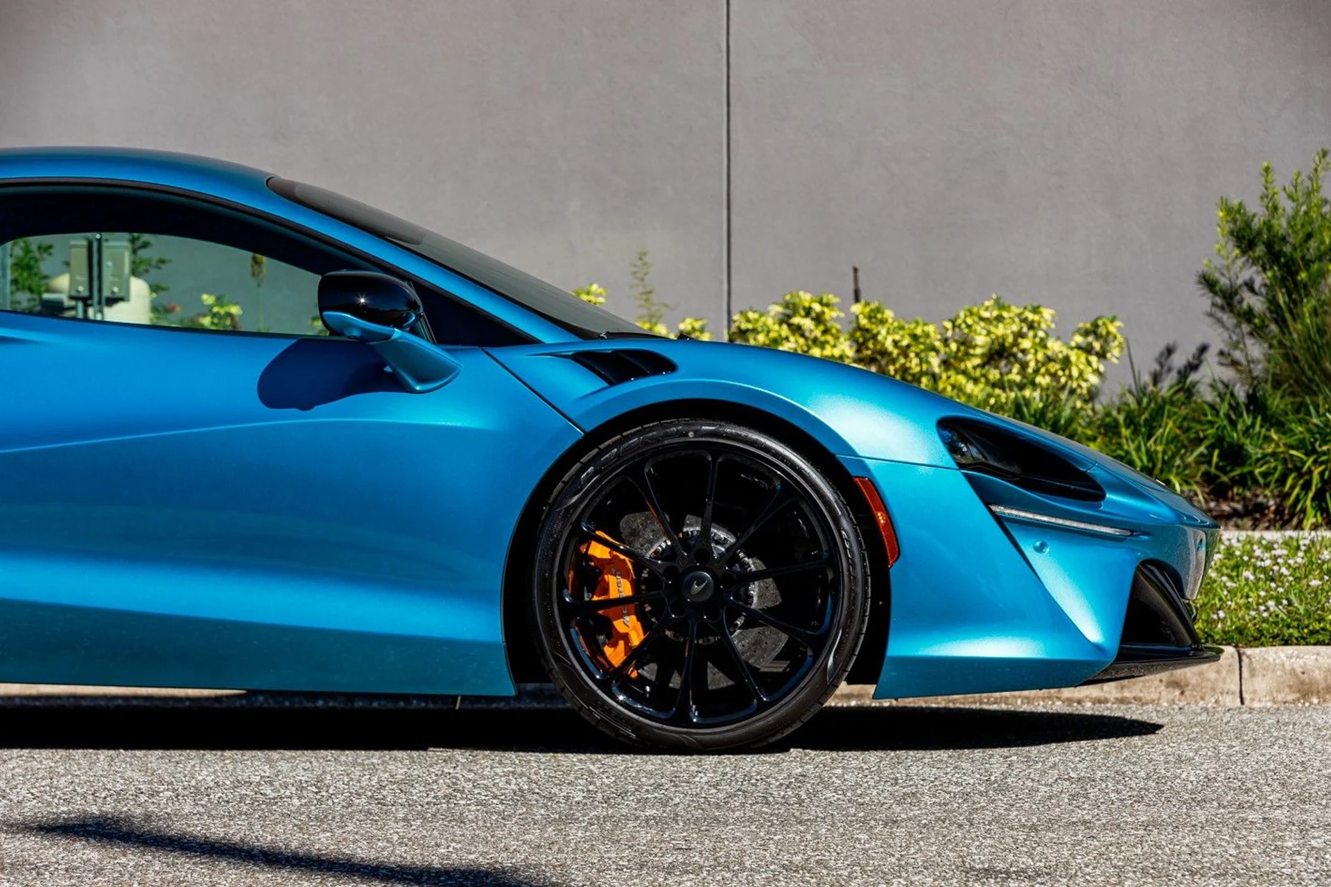 mph008_2735220630_602_p9_l_4521b74948