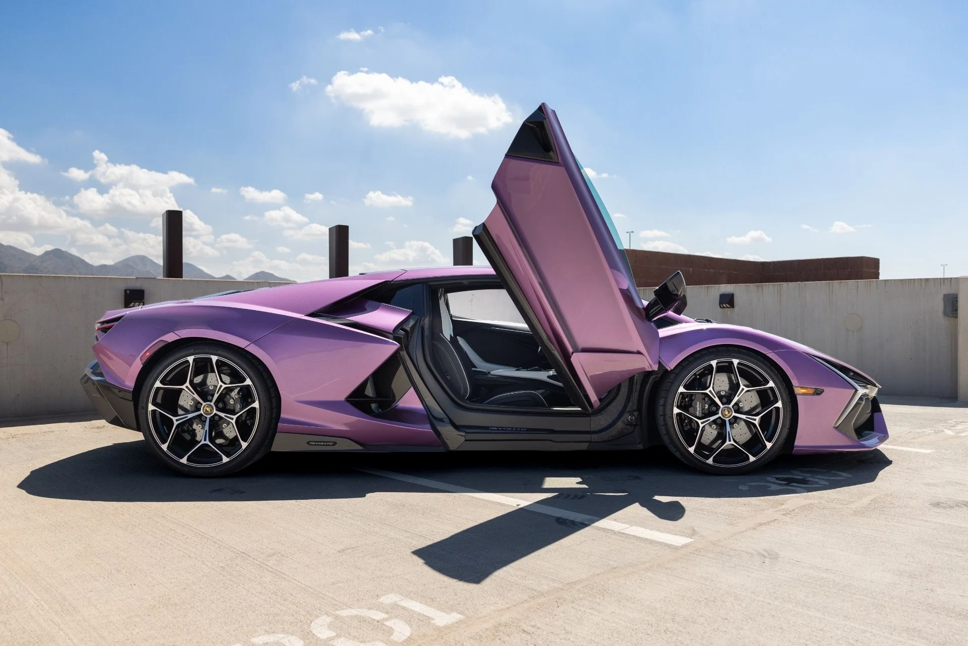 mph008_2745451996_Used_2026_Lamborghini_Revuelto_1788470491_86ecf4c444