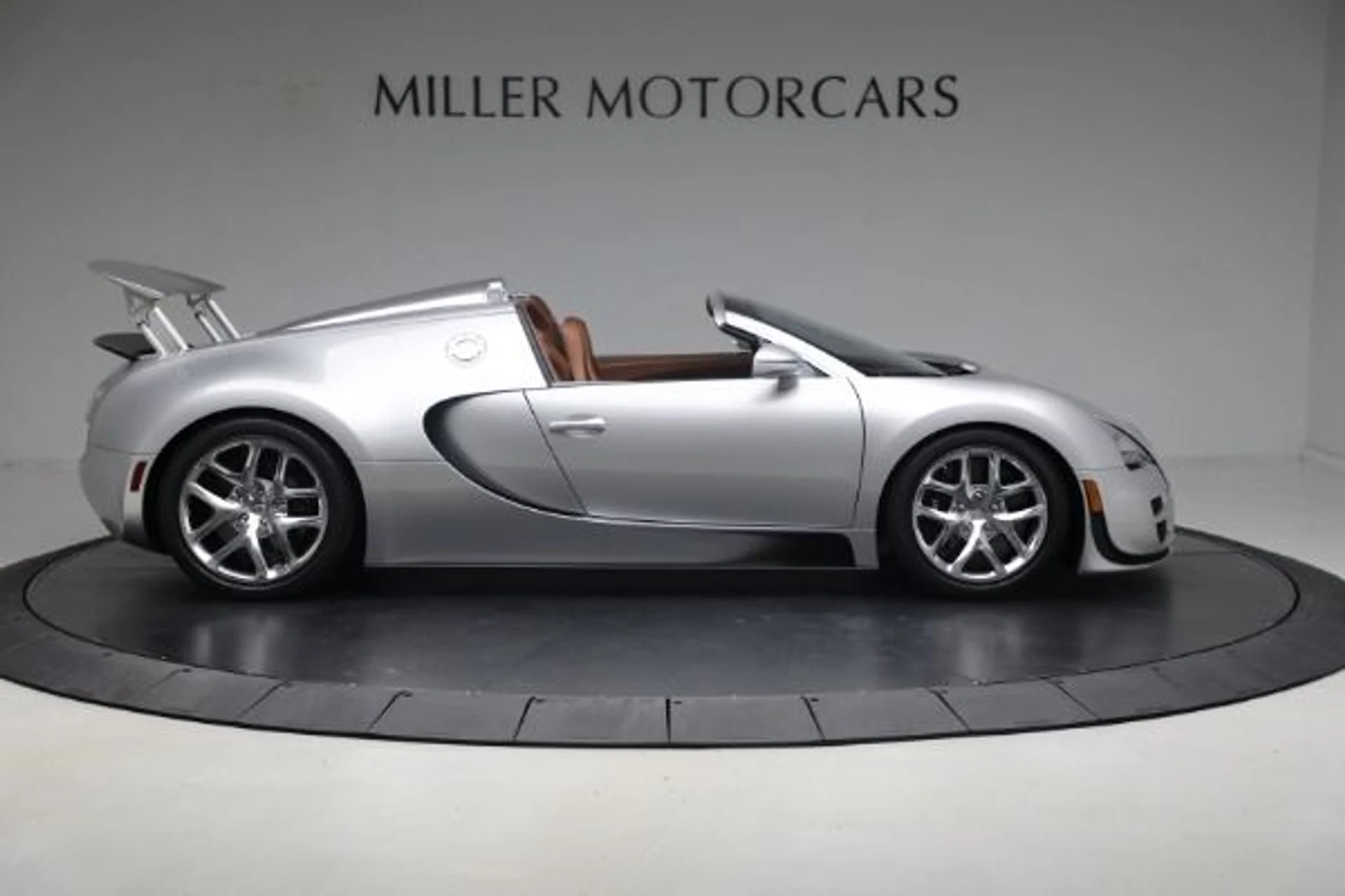 mph008_2760810541_Used_2015_Bugatti_Veyron_164_Grand_Sport_Vitesse_8d3d83cd56