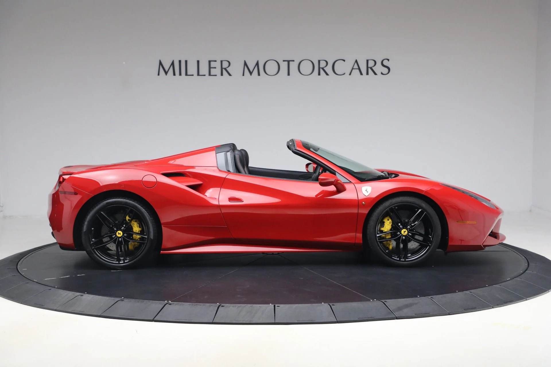 mph008_276084202_Used_2019_Ferrari_488_Spider_1792598381_cc121e752c