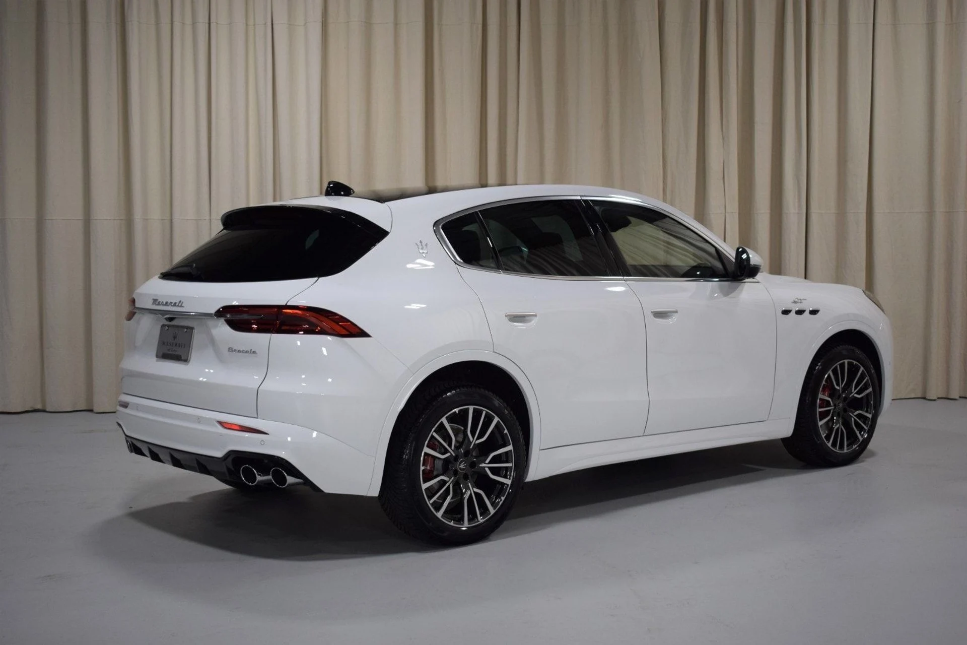 mph008_2768812675_6ec1bee0b7869c10f1e42a3460a435f2x_9184b32955