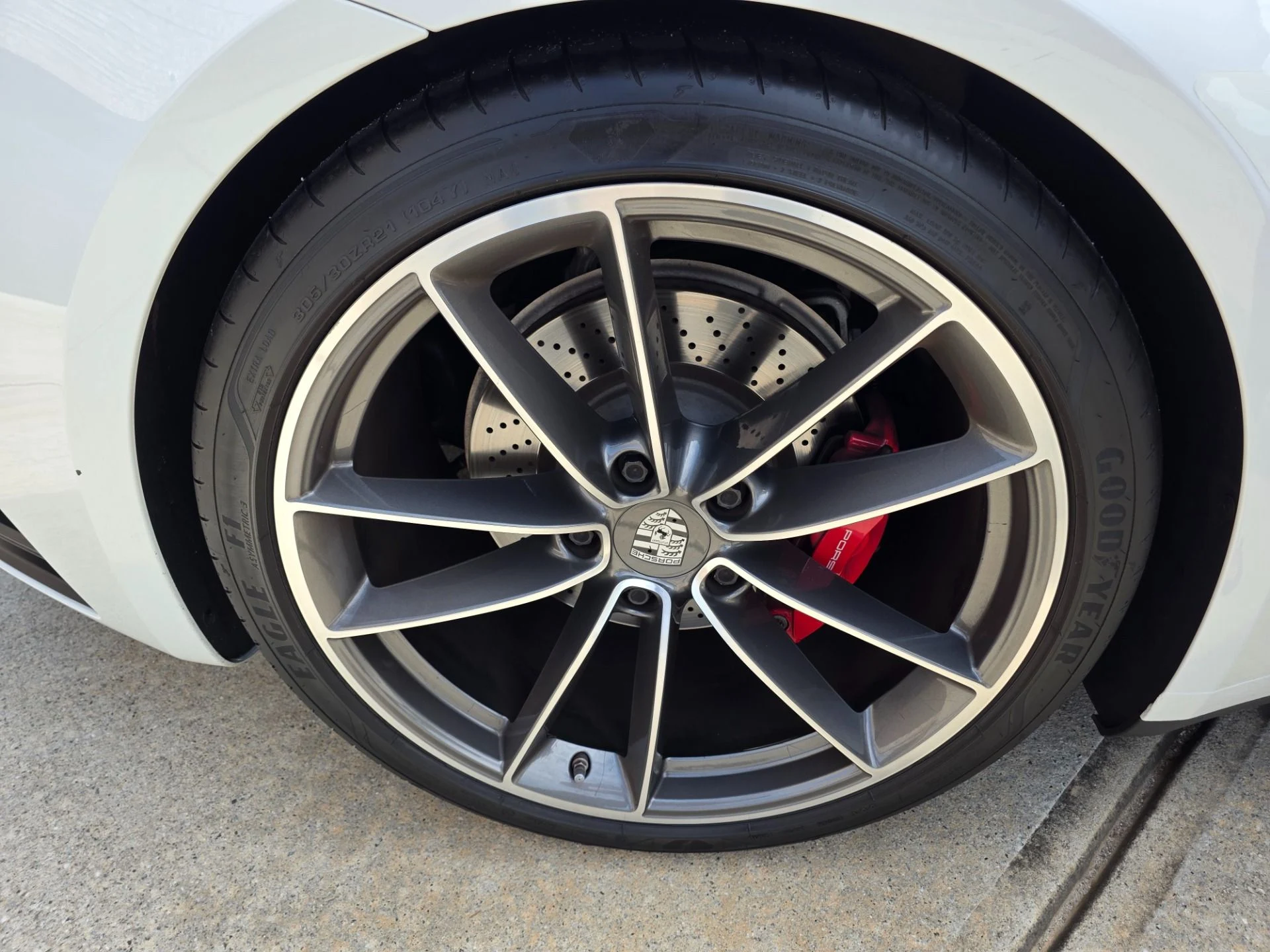 mph008_2775473358_Used_2020_Porsche_911_Carrera_S_1758229268_e72c0744c7