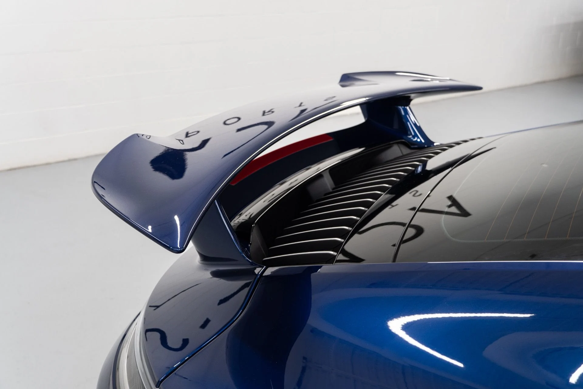 mph008_278213459_Used_2024_Porsche_911_Carrera_S_1762982926_3e75eec462