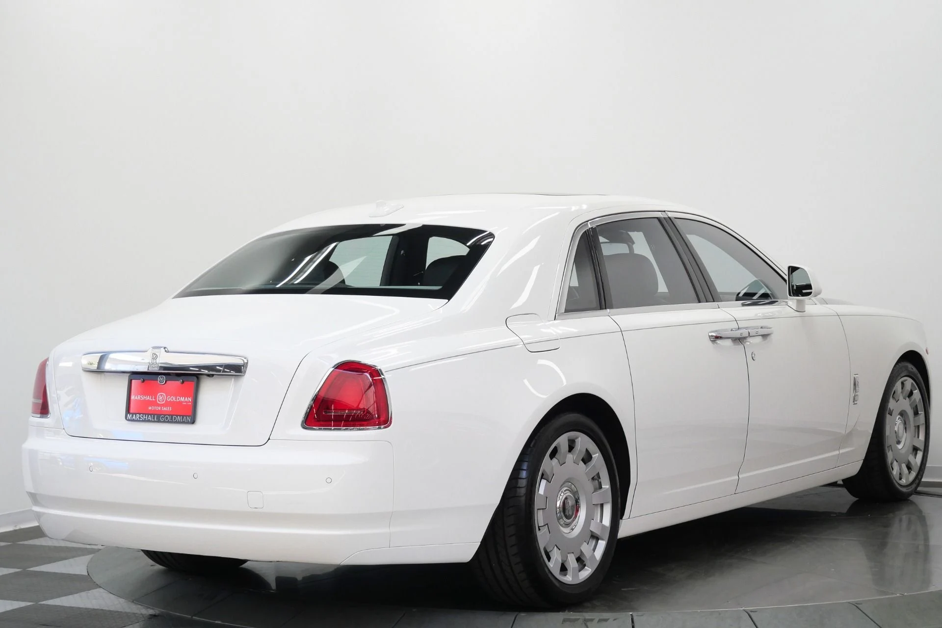 mph008_2788450289_Used_2014_Rolls_Royce_Ghost_V12_Power_Drivers_Assistance_1_Heated_and_Ventilated_Front_Seats_1779224671_c5af10ad2a