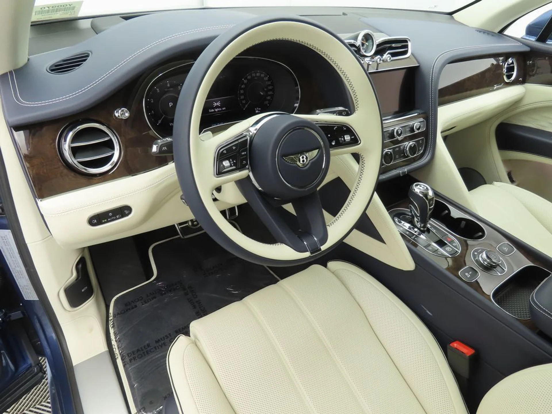 mph008_2793371439_new_2026_bentley_bentayga_8119_22957668_9_1024_811339882d