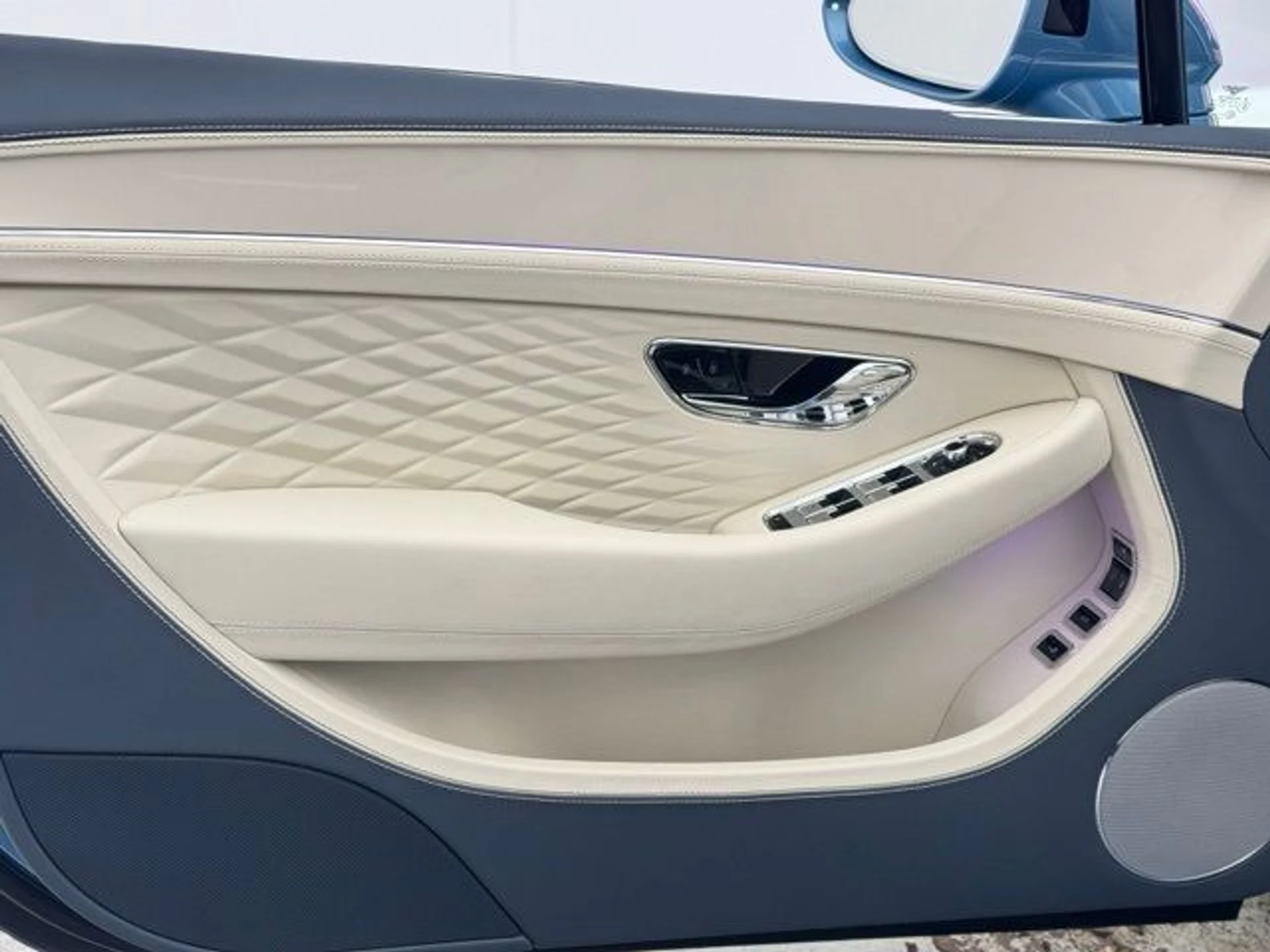 mph008_279384832_yca9xqoz9gvdm4ge5b5a9876kh8u_830fd91902