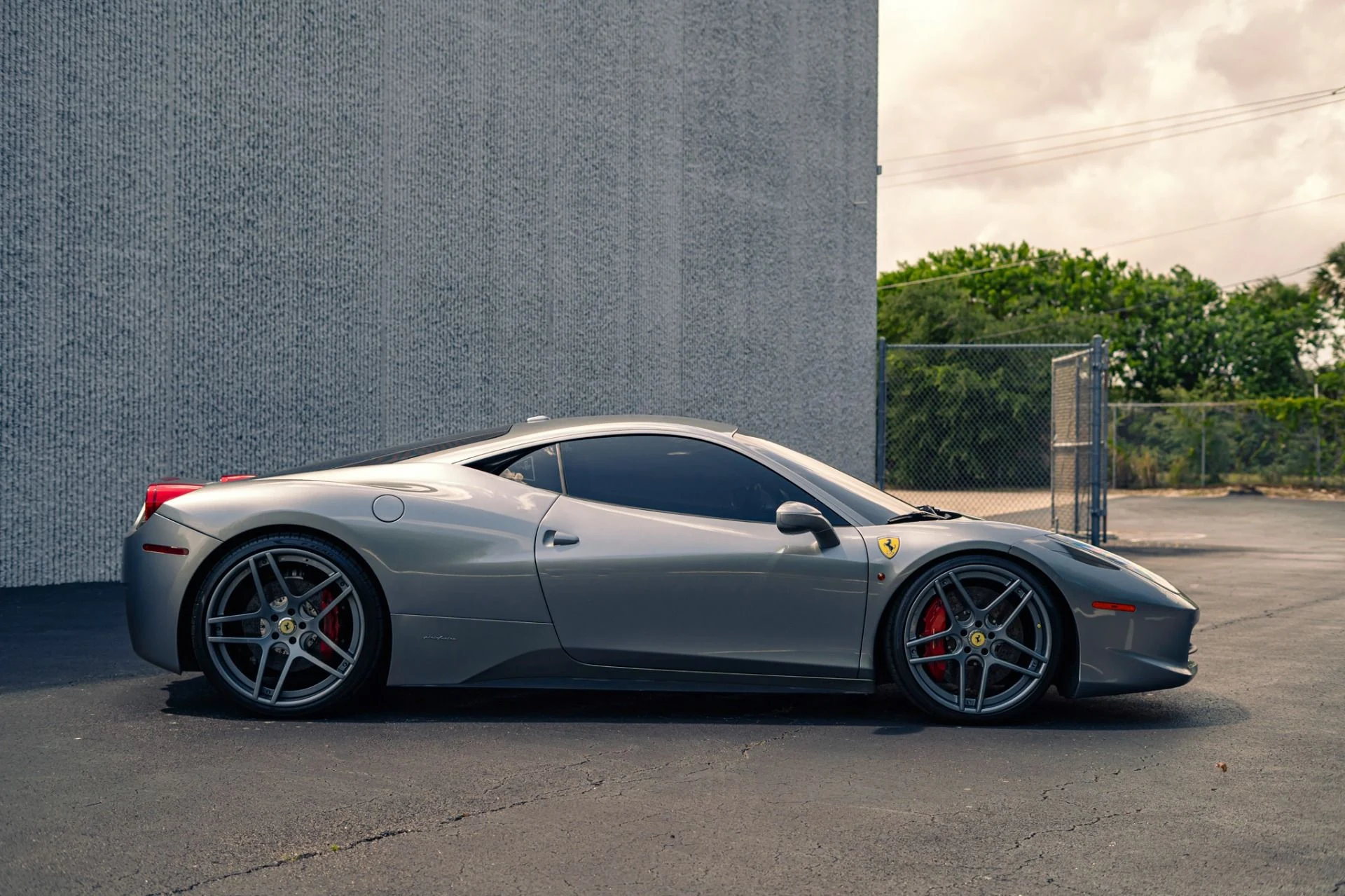 mph008_279557634_Used_2012_Ferrari_458_Italia_1777320128_5a2354cd4d