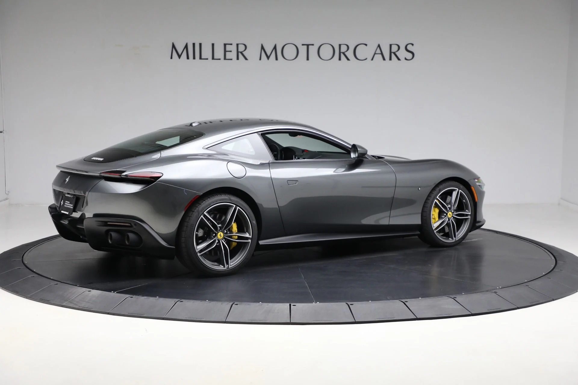 mph008_2807362264_Used_2024_Ferrari_Roma_dfdb9b3b31