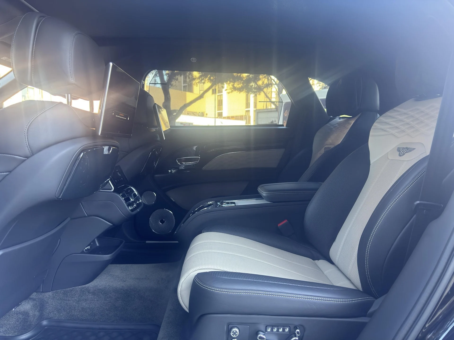 mph008_2810306967_479442387_693a5fa33d030b7abab563fc_7b2d85e751