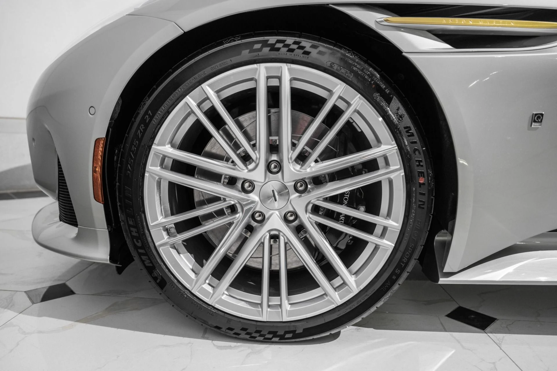 mph008_2811508026_New_2026_Aston_Martin_DB_12_Gold_Finger_V8_1764191230_90ae53f850