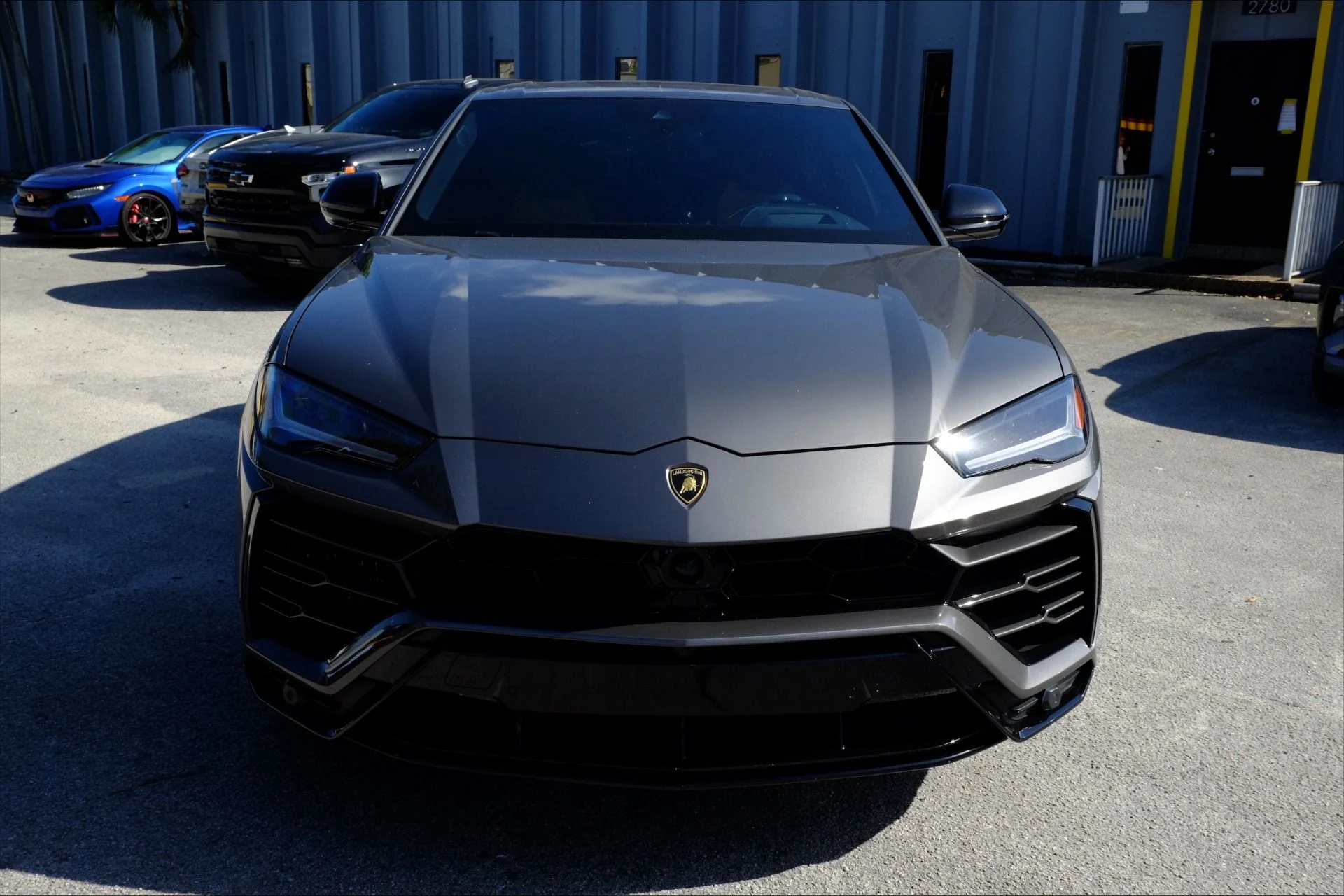 mph008_2813434523_Used_2021_Lamborghini_Urus_1776122293_1d08f897d3