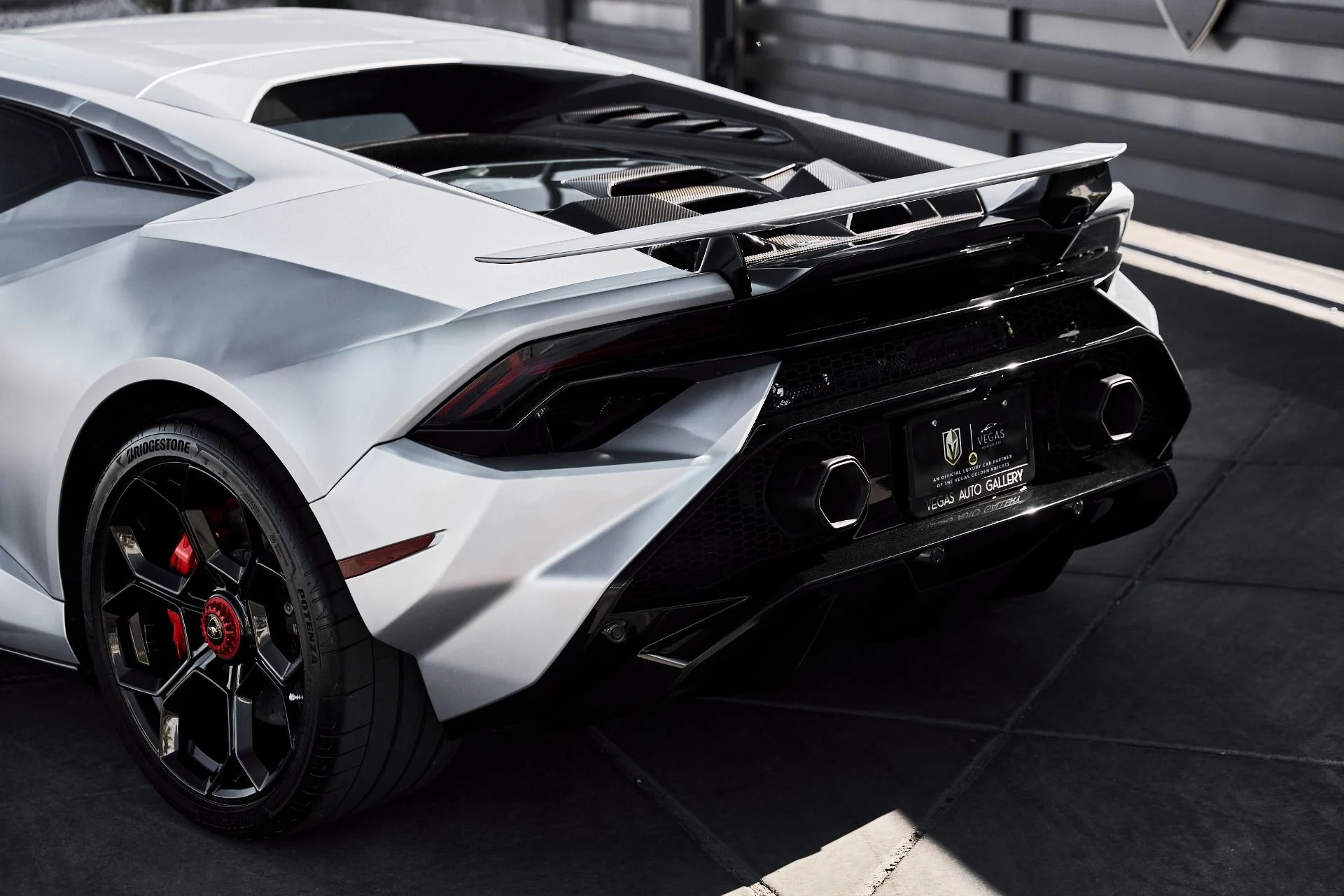 mph008_2814009732_Used_2023_Lamborghini_Huracan_Tecnica_Base_1777013649_5f78e5b8b9