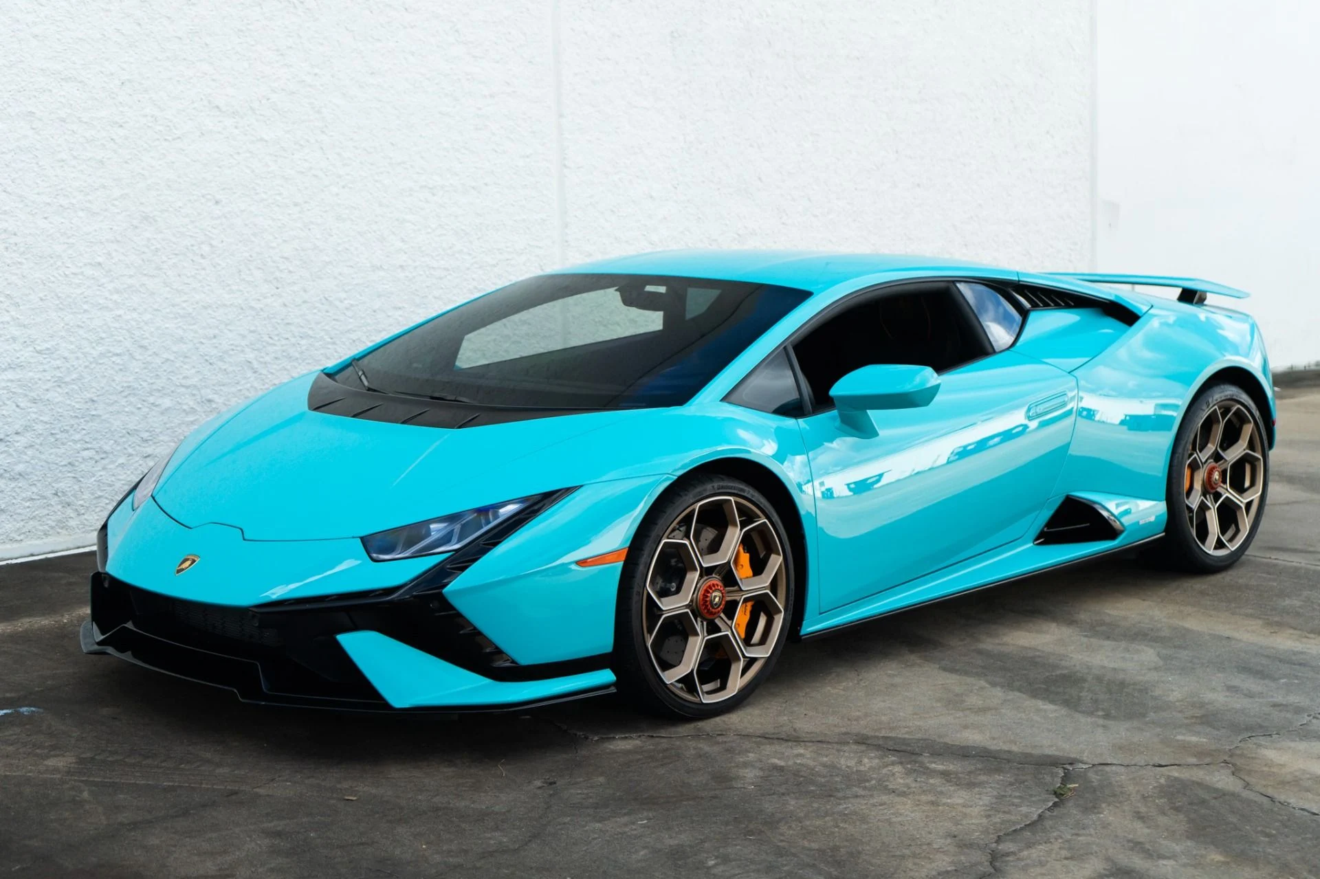 mph008_2822040002_Used_2023_Lamborghini_Huracan_Tecnica_1786574624_3512202a48