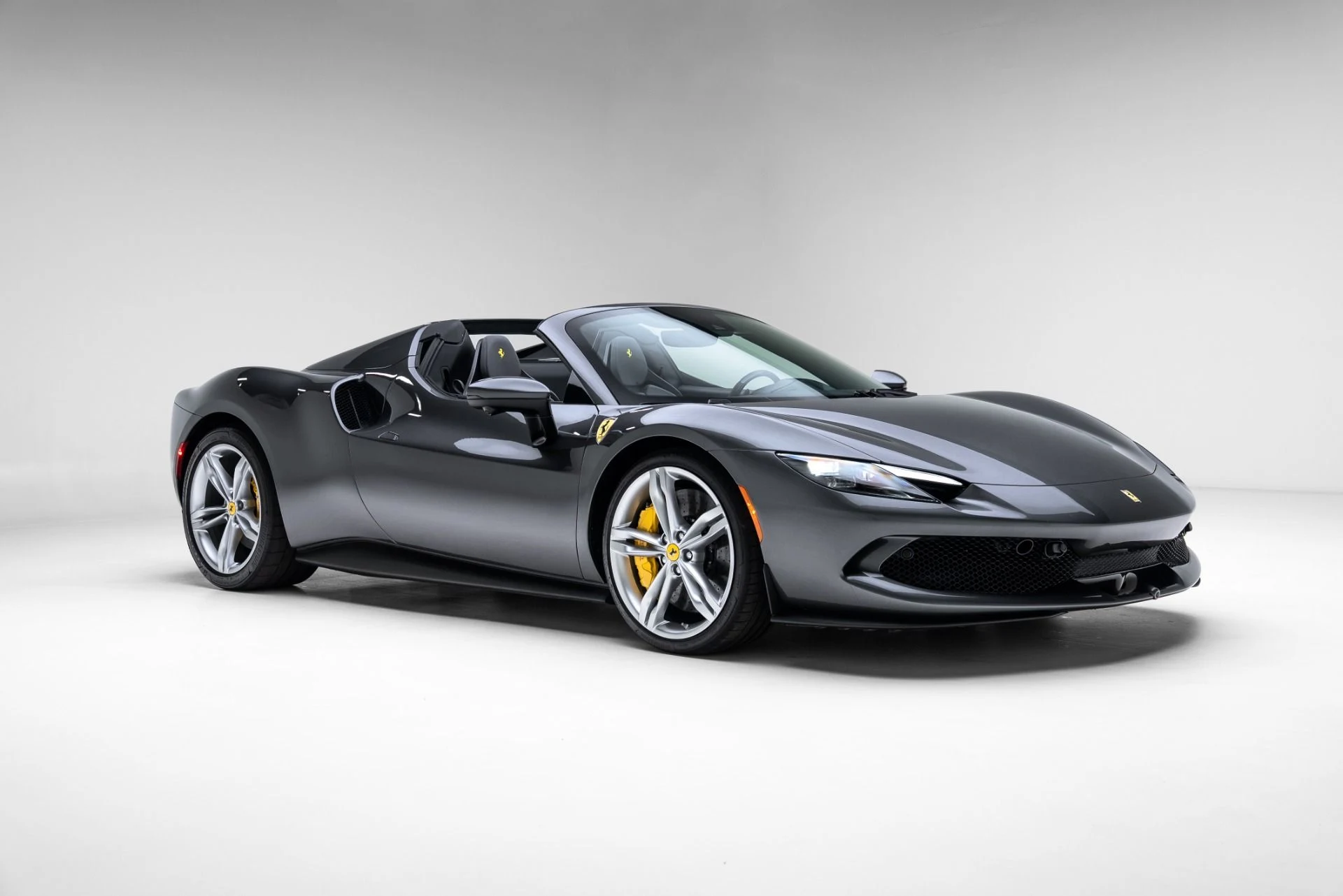 mph008_2822056210_Used_2025_Ferrari_296_GTS_1775518510_47194f5f20