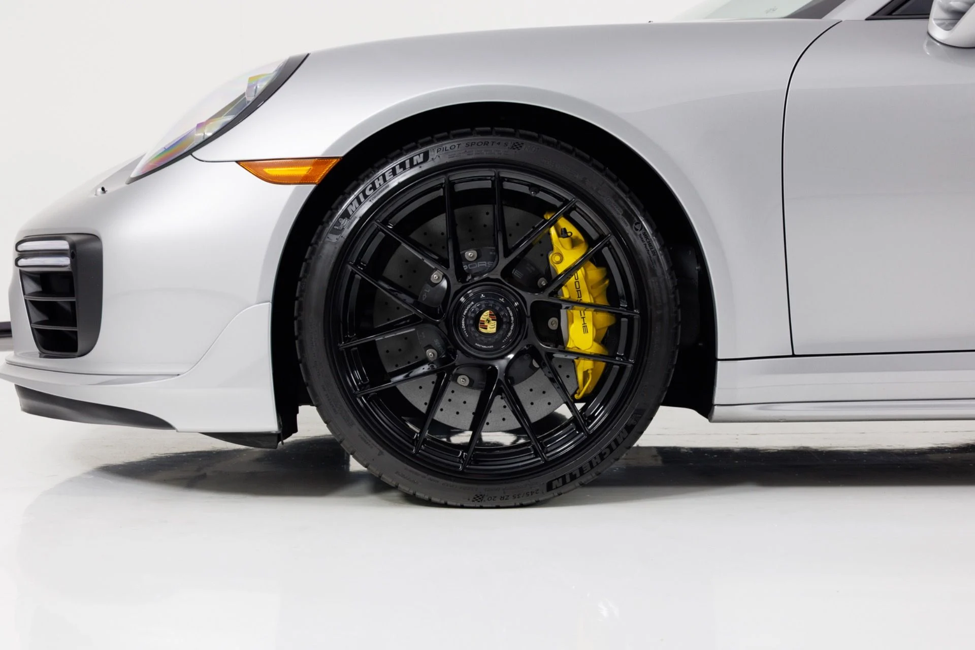 mph008_2835569332_Used_2017_Porsche_911_Turbo_S_1782938211_a5881a1d5f