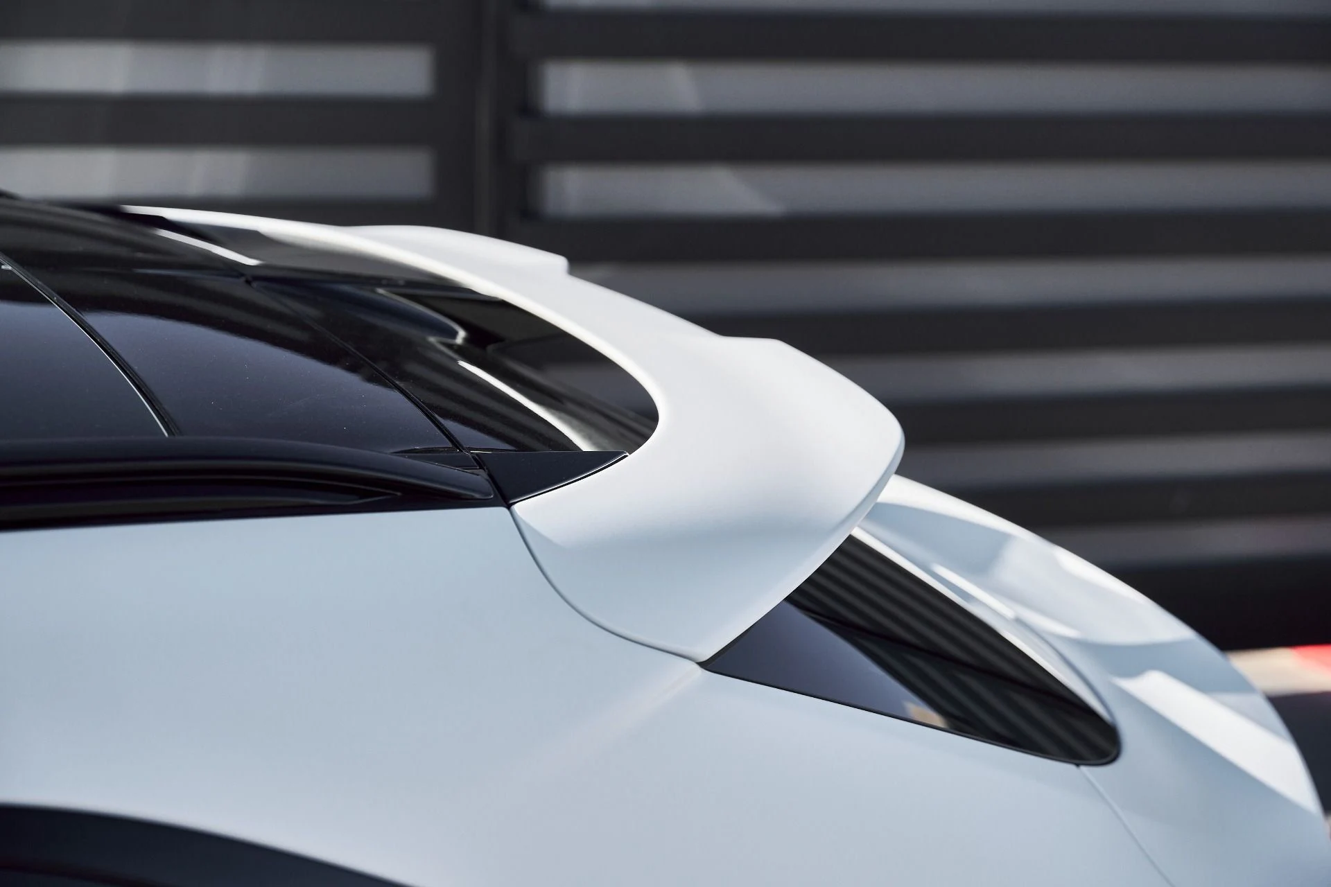 mph008_2849429739_Used_2025_Aston_Martin_DBX_707_1767063141_c1a37ad2b8