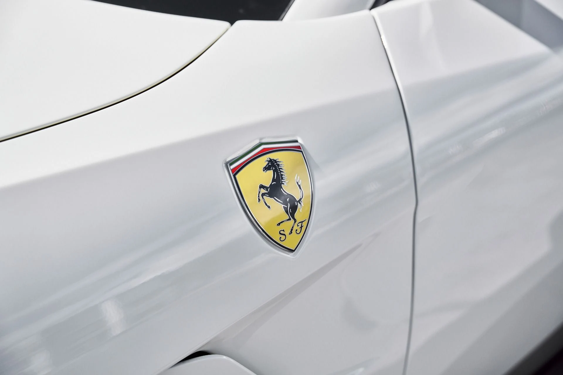 mph008_2851087508_Used_2019_Ferrari_GTC_4_Lusso_V12_1771467673_d3e627f6c3