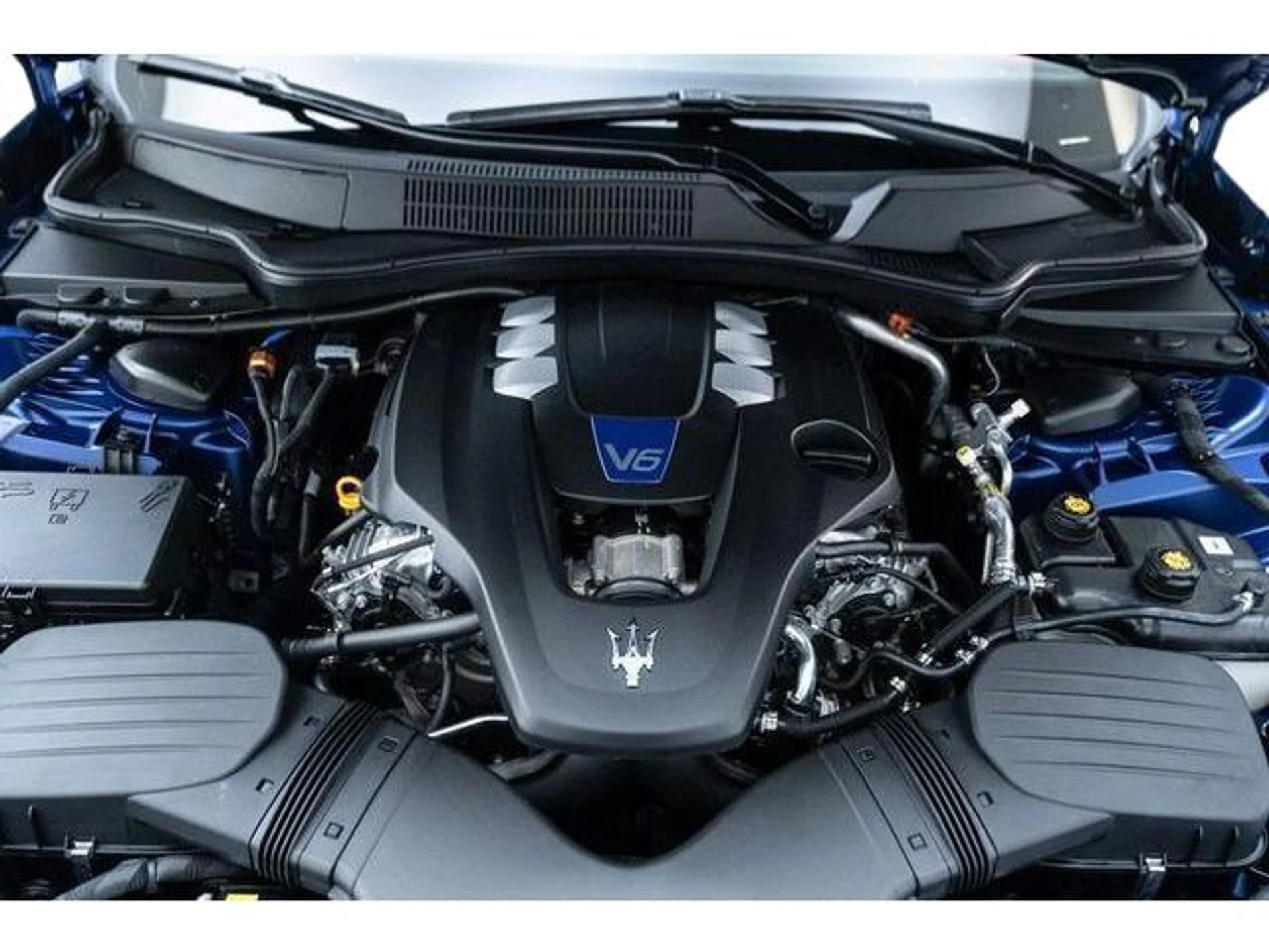 mph008_2858225276_New_2023_Maserati_Ghibli_Modena_1753160460_5f33ff9cd5