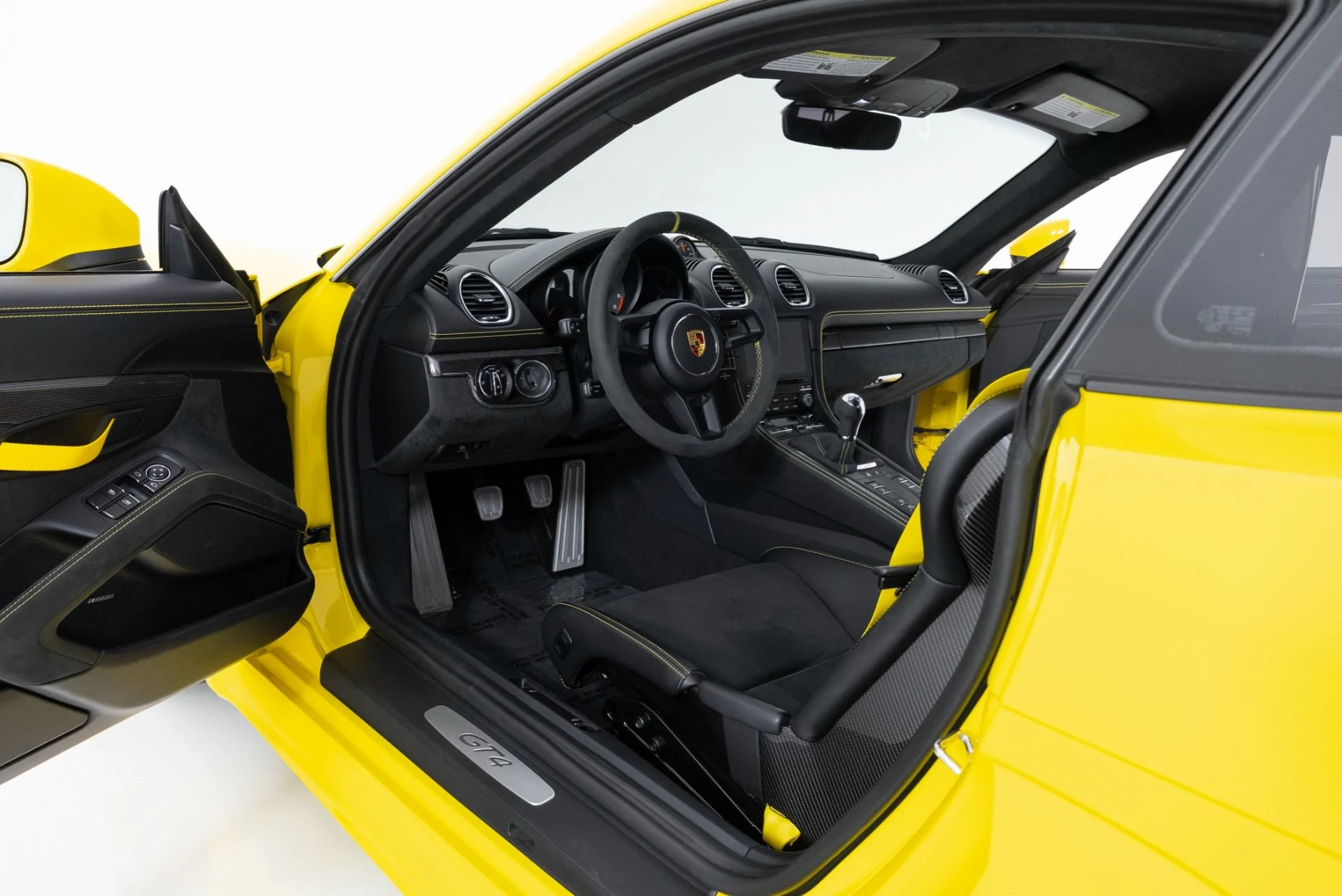 mph008_2860785769_Used_2022_Porsche_718_Cayman_GT_4_1769546035_e7b524568d