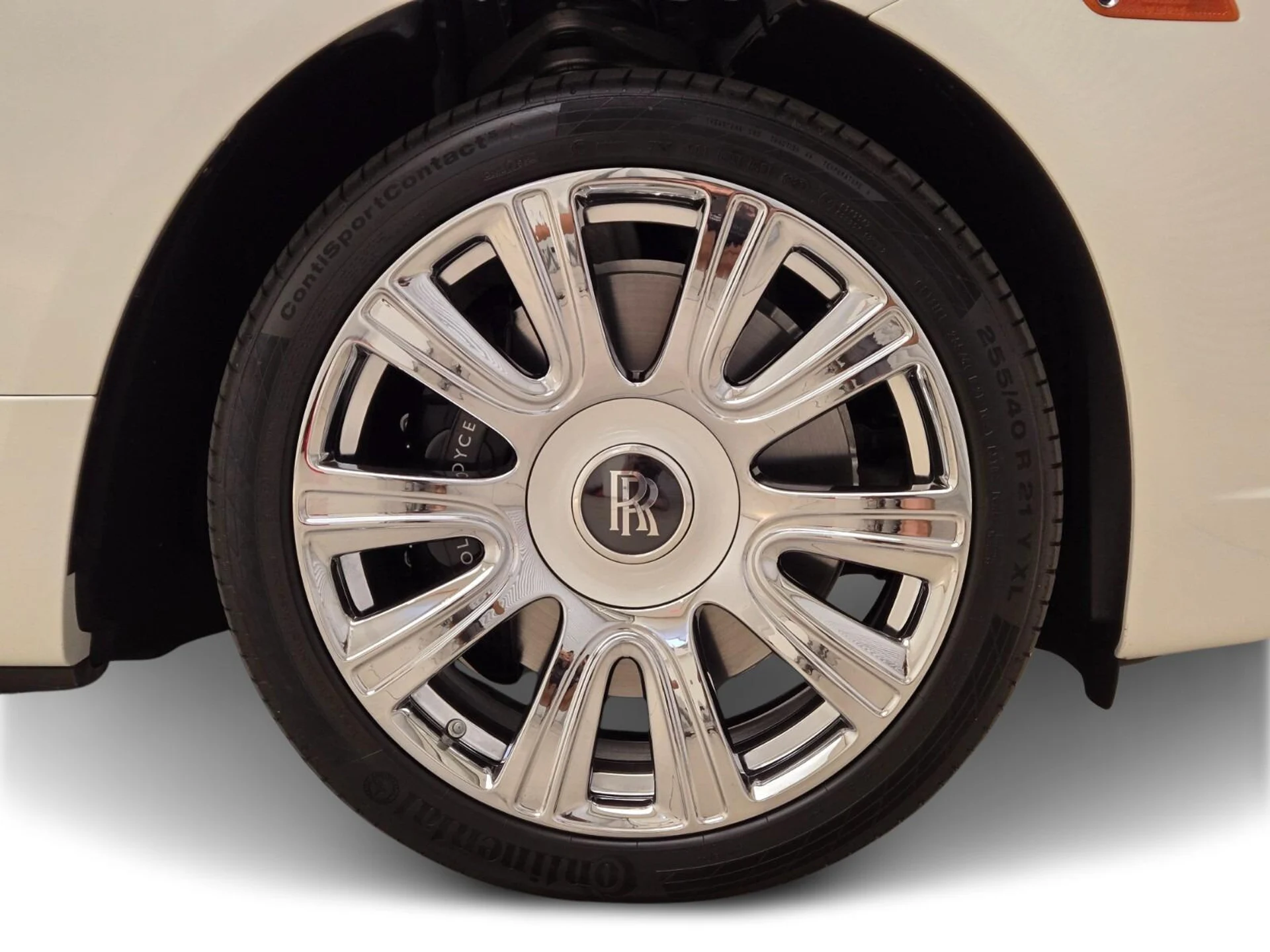 mph008_2861626958_Used_2016_Rolls_Royce_Dawn_1758780456_676774a5a9