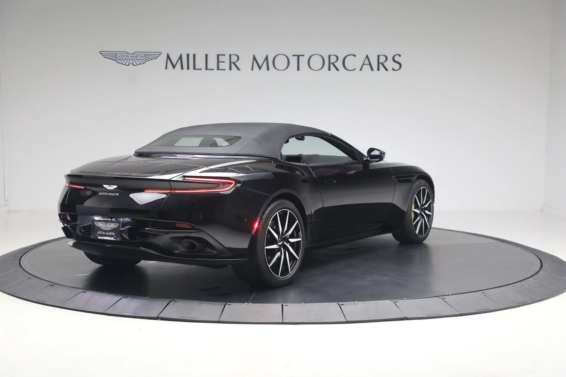 mph008_2878367579_Used_2020_Aston_Martin_DB_11_Volante_1780502553_edfd02ac17