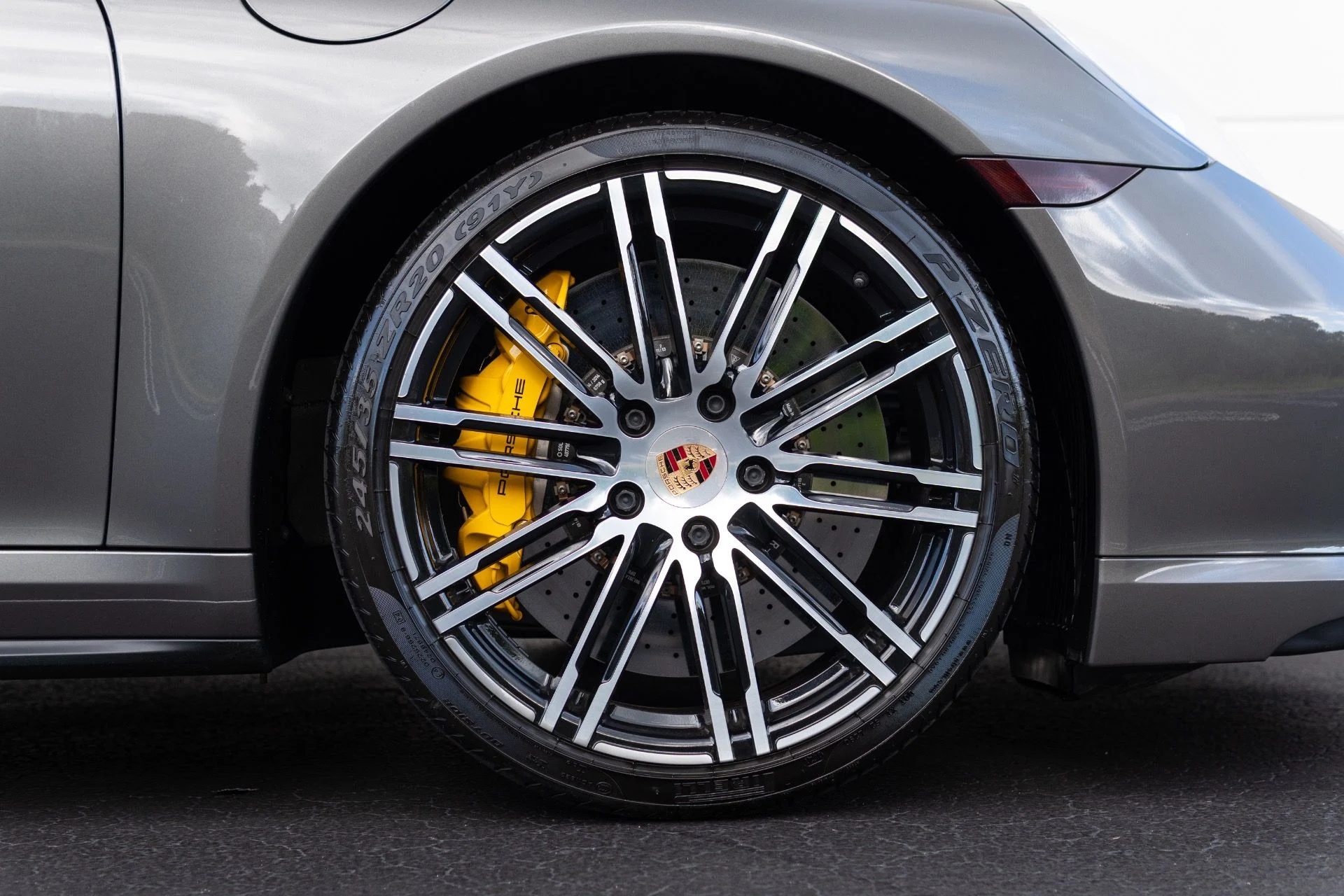 mph008_2879679687_Used_2014_Porsche_911_Turbo_S_1777344663_04720016f8