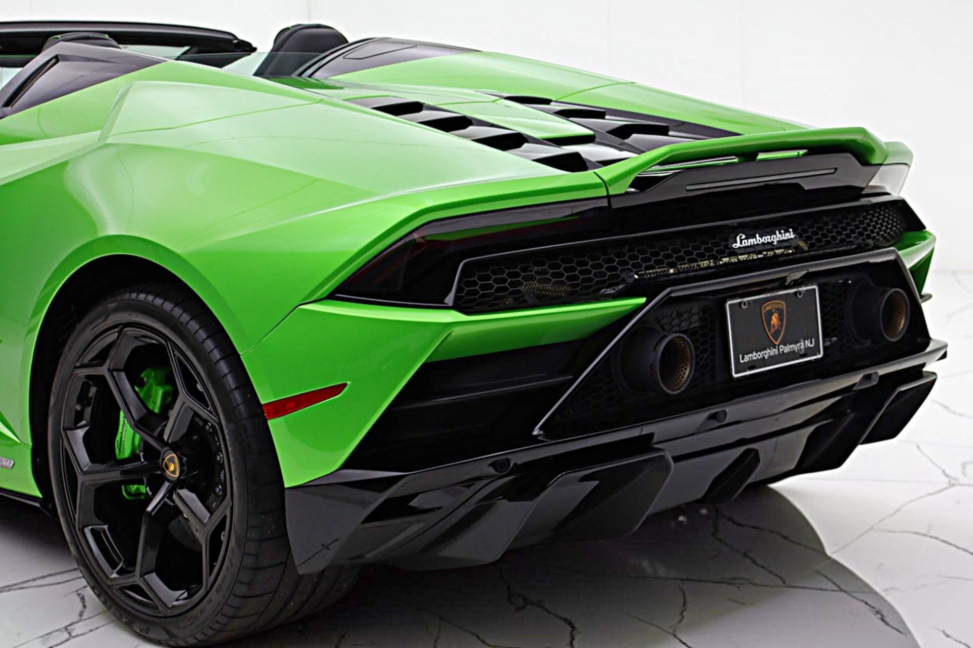 mph008_2880809299_Used_2023_Lamborghini_Huracan_EVO_Spyder_RWD_SELEZIONE_PRE_OWNED_CERTIFIED_b97b0da8d4