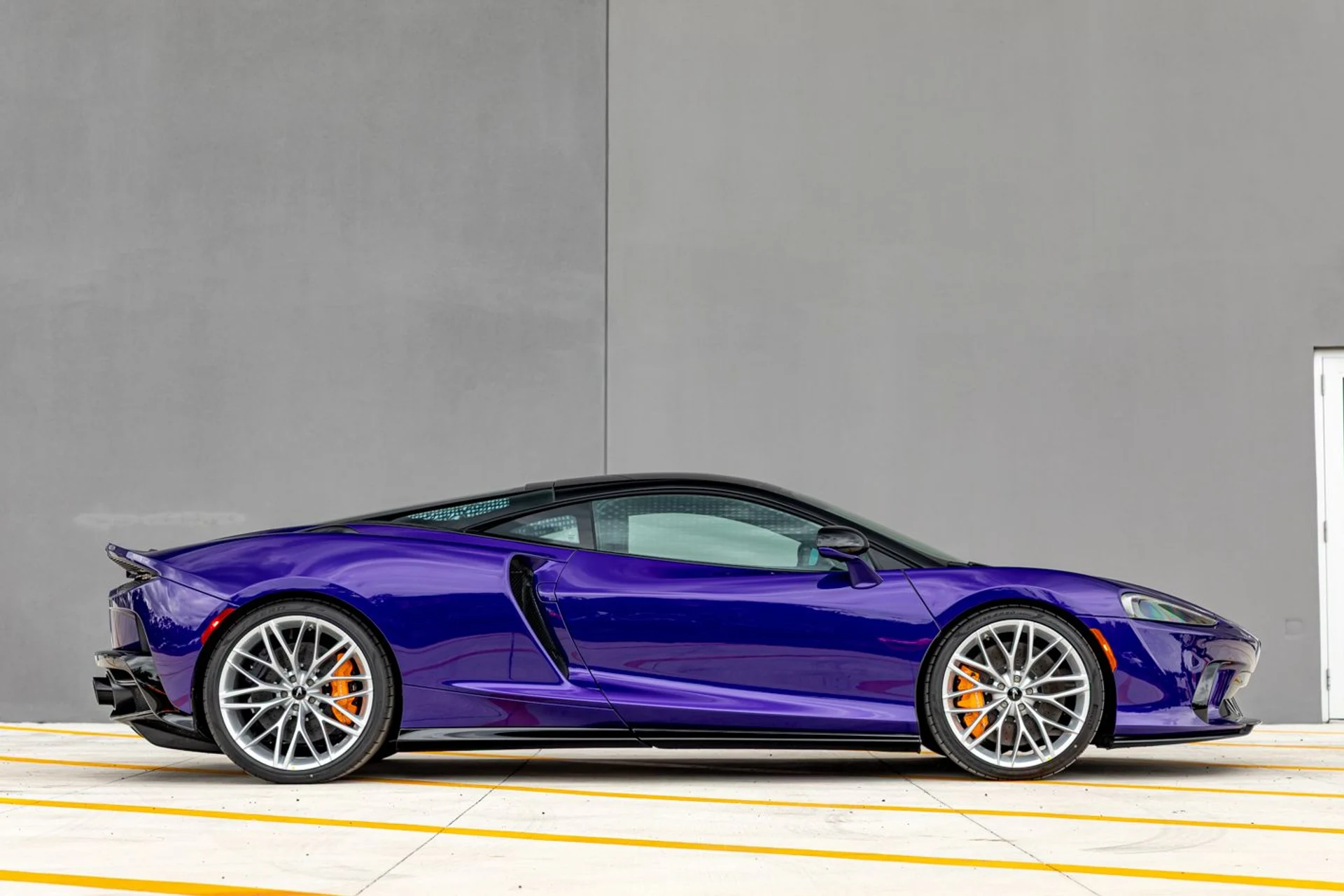 mph008_2890504448_555_p9_l_bb6e16d479