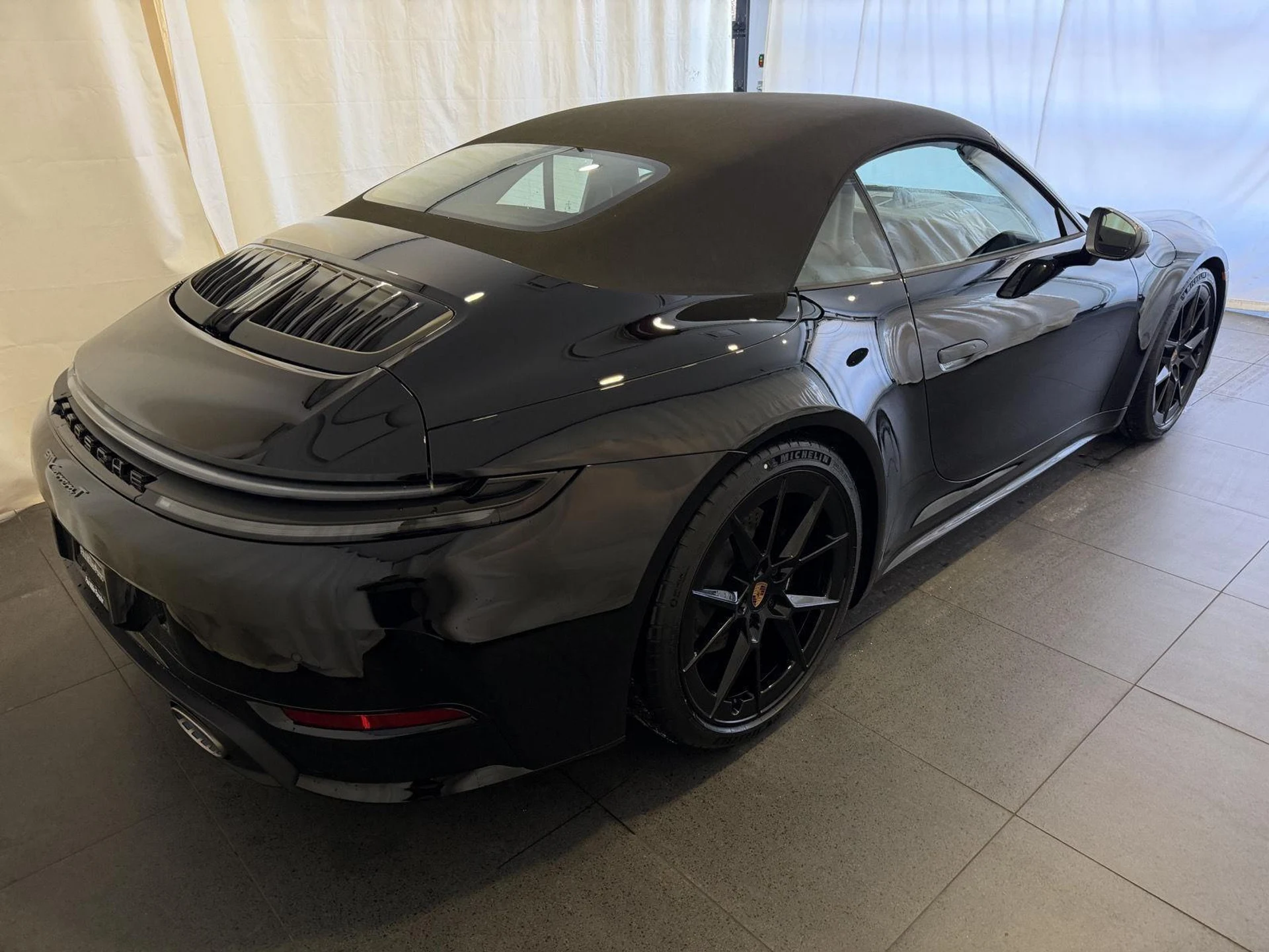 mph008_2901828886_90039abd3d3b654f2f27d48224de09c9x_5a6a4f6364