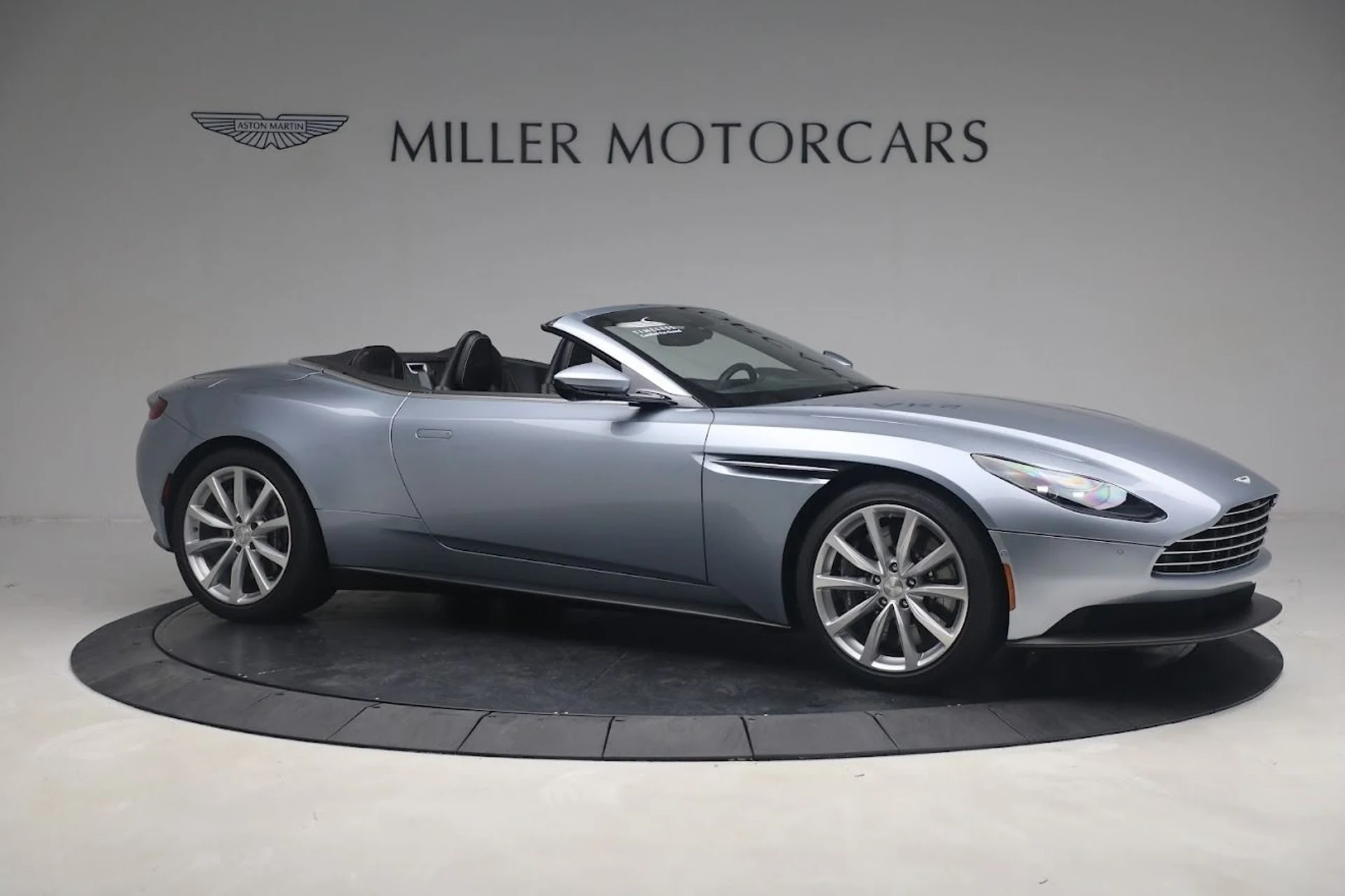 mph008_2923743501_Used_2019_Aston_Martin_DB_11_Volante_47ce1d22a7