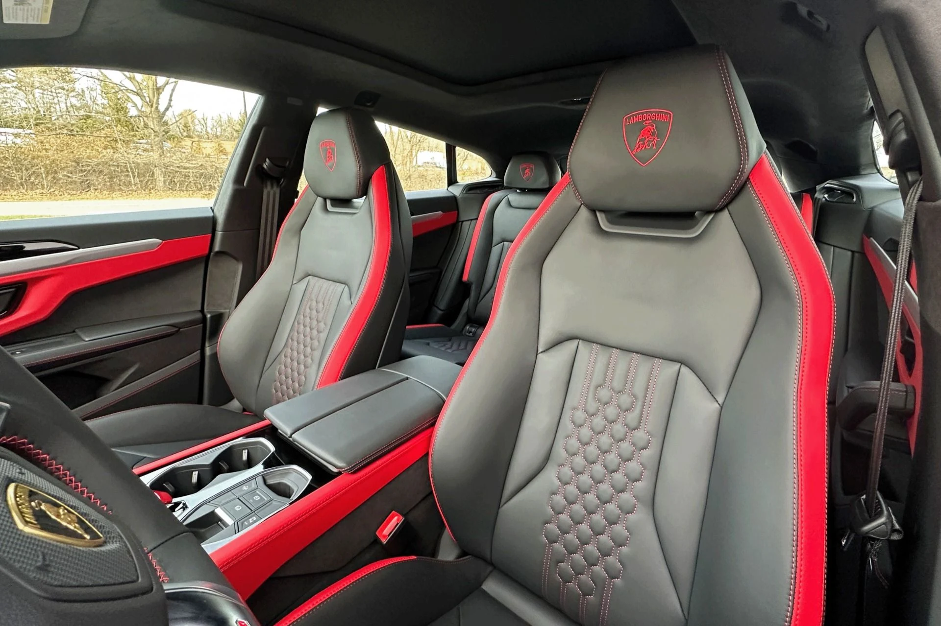 mph008_2928855311_New_2025_Lamborghini_Urus_SE_1765534314_1891eea96e
