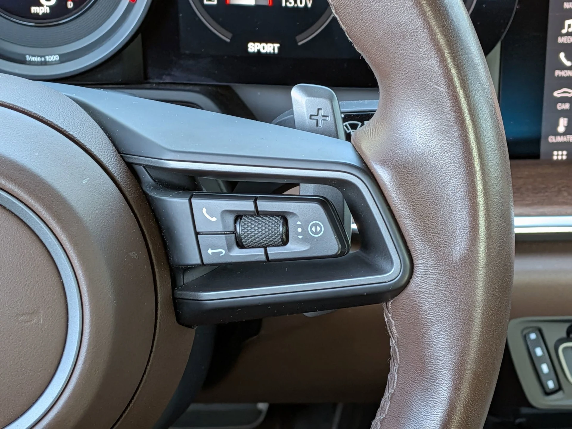 mph008_292933438_01a3c7cb85b300732bd722e067f9352ax_f823458094