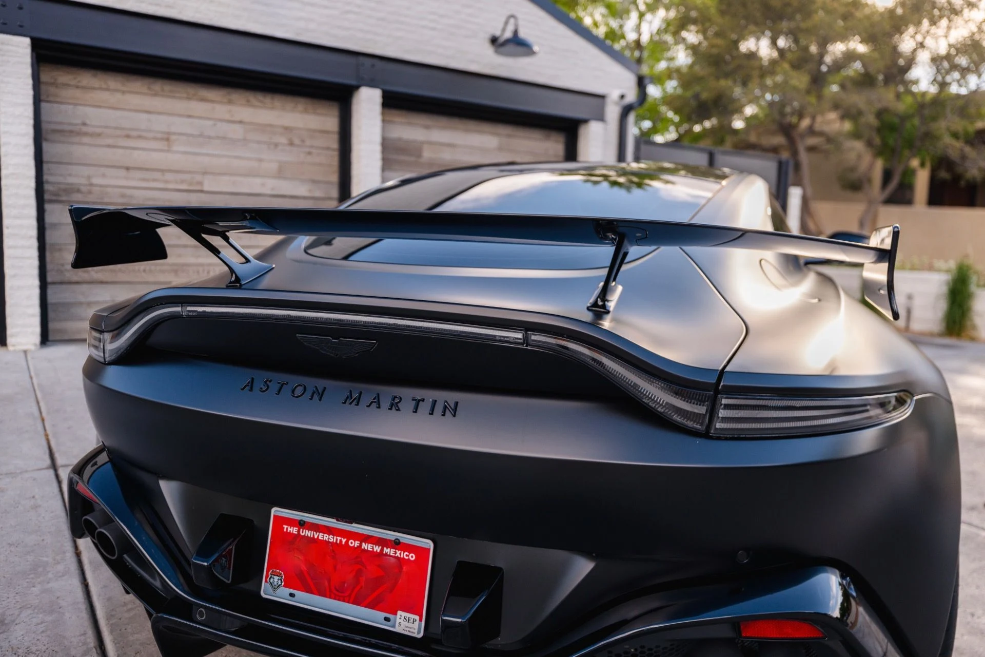 mph008_2934114173_Used_2023_Aston_Martin_Vantage_F1_Edition_1715792290_4bcc7de7fc