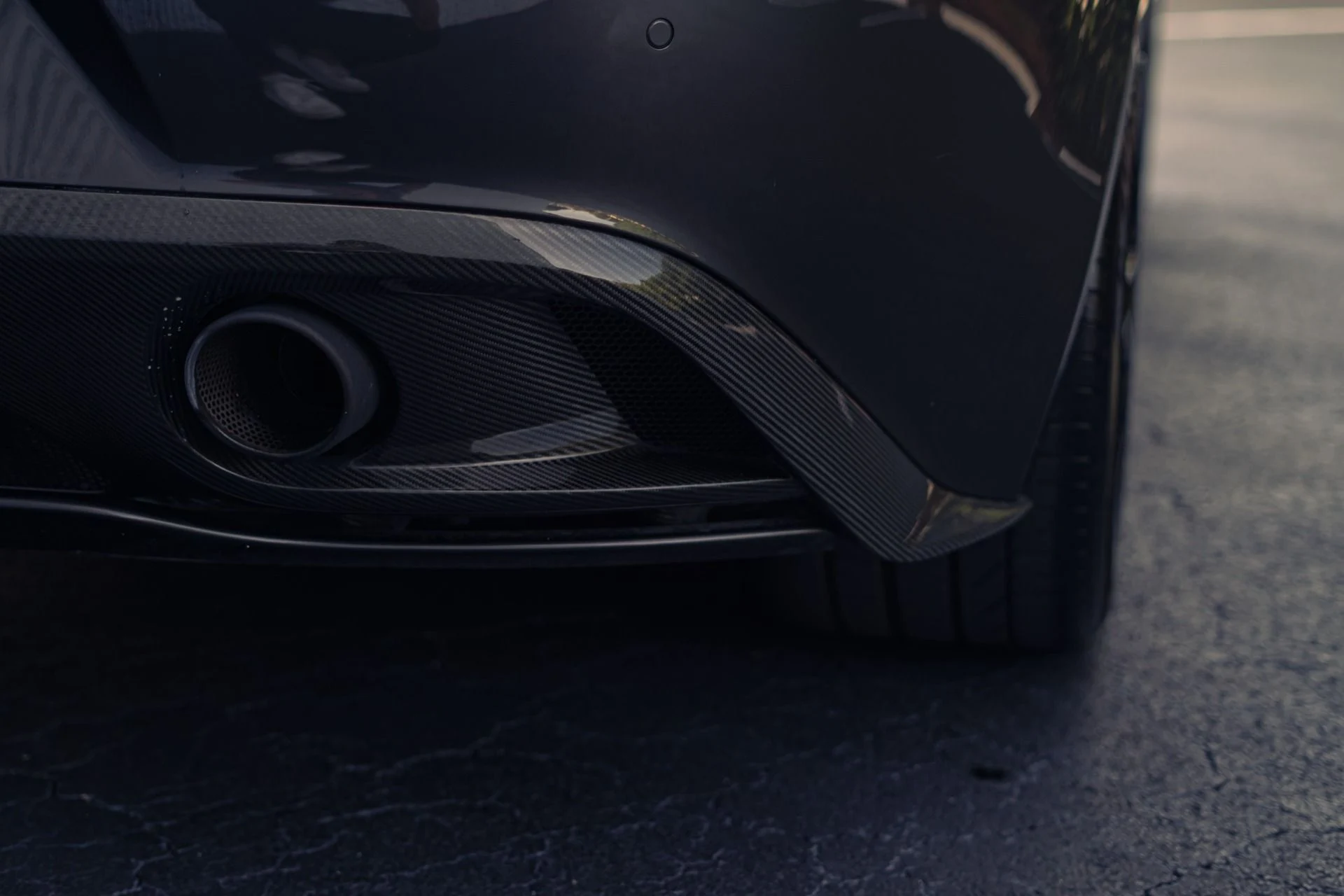 mph008_2939938774_Used_2014_Aston_Martin_Vanquish_Carbon_Exterior_Package_1783984882_db4d7238df