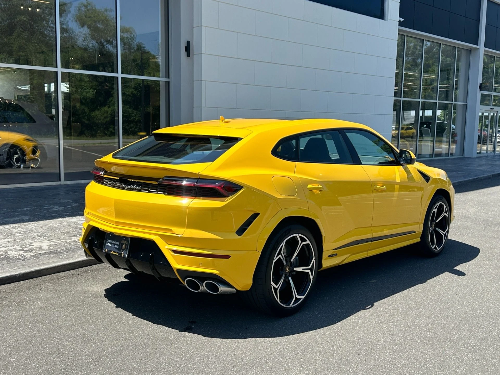 mph008_2942585509_Used_2026_Lamborghini_Urus_SE_1783720156_71fc8196d3