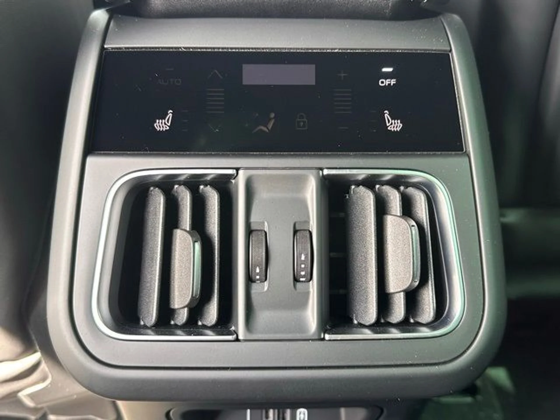 mph008_2943213437_7658772b73eeda46833e813710eafedb_067ab0f1f3