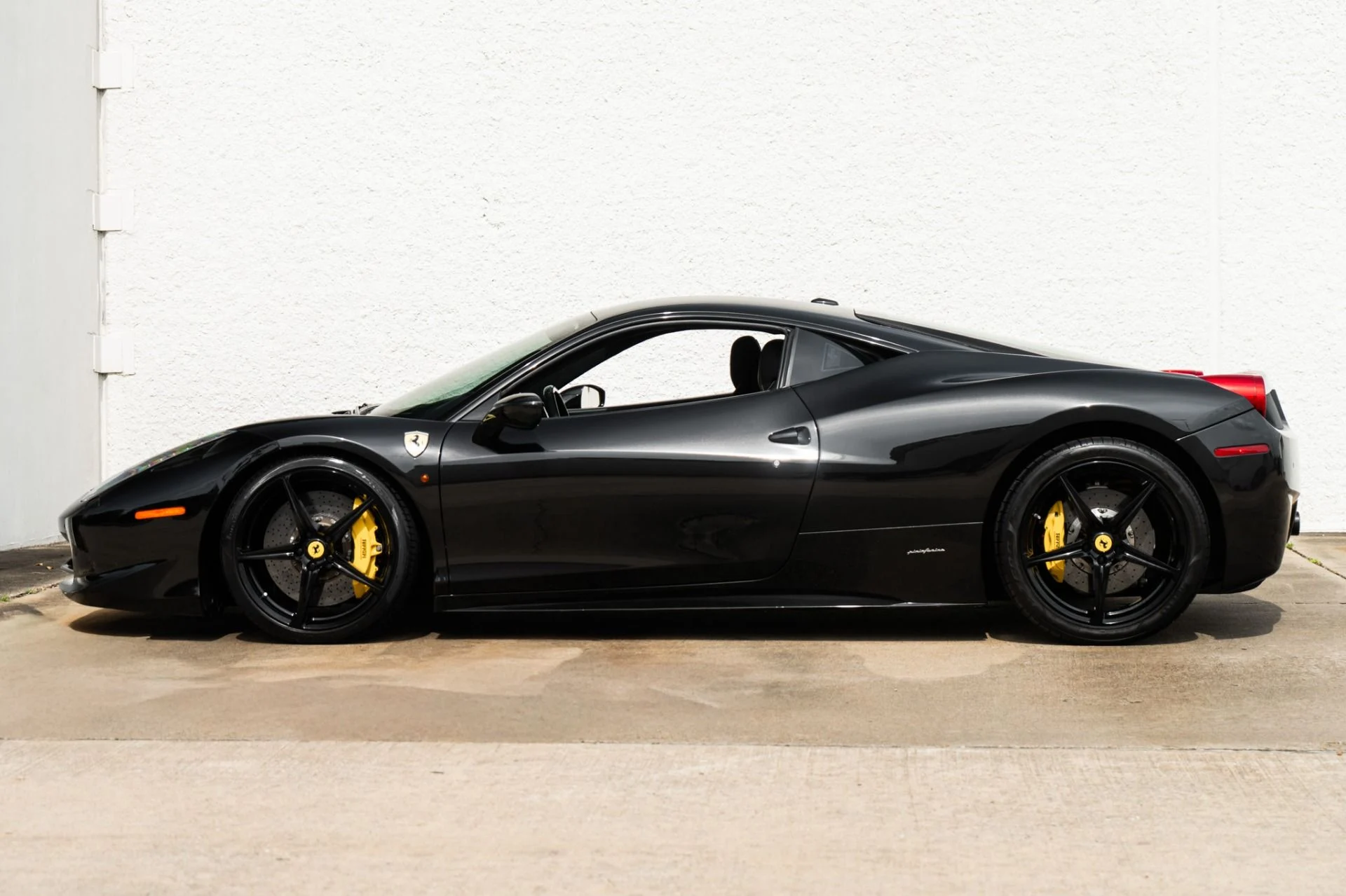 mph008_2965094280_Used_2011_Ferrari_458_Italia_1782320049_031e0f3766