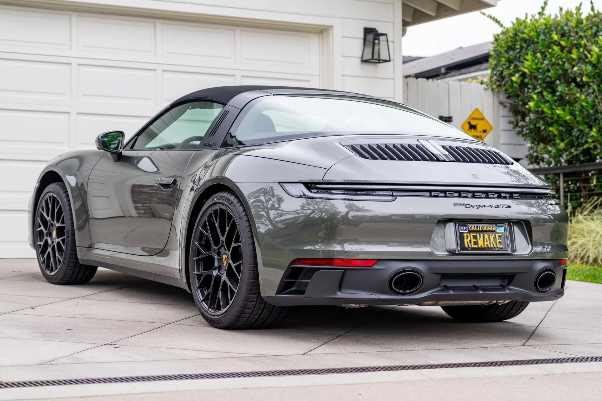 mph008_2968475659_Used_2024_Porsche_911_Targa_4_GTS_1782170019_199e2317ff