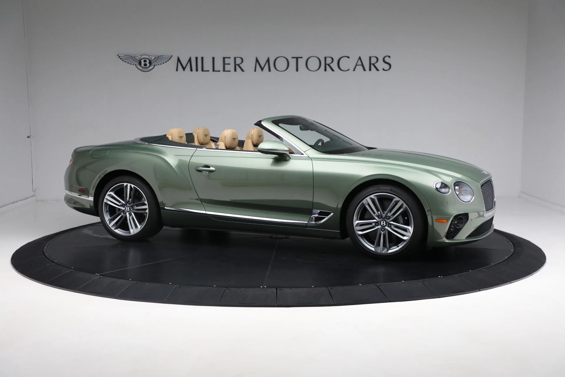 mph008_2975815890_New_2024_Bentley_Continental_GTC_V8_e893ec5457