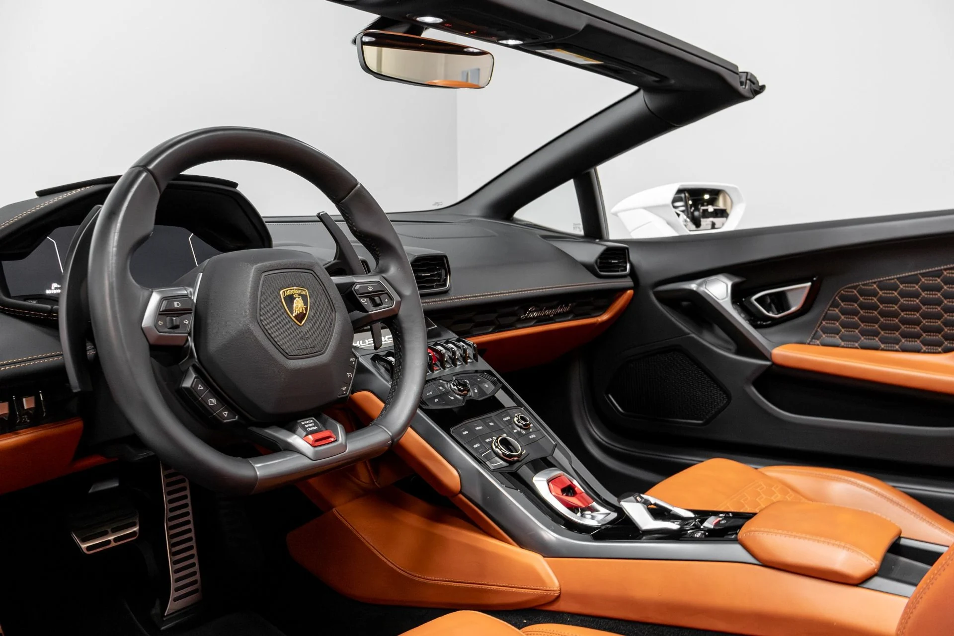 mph008_2981810967_Used_2019_Lamborghini_Huracan_LP_580_2_S_1770412340_7359084d36